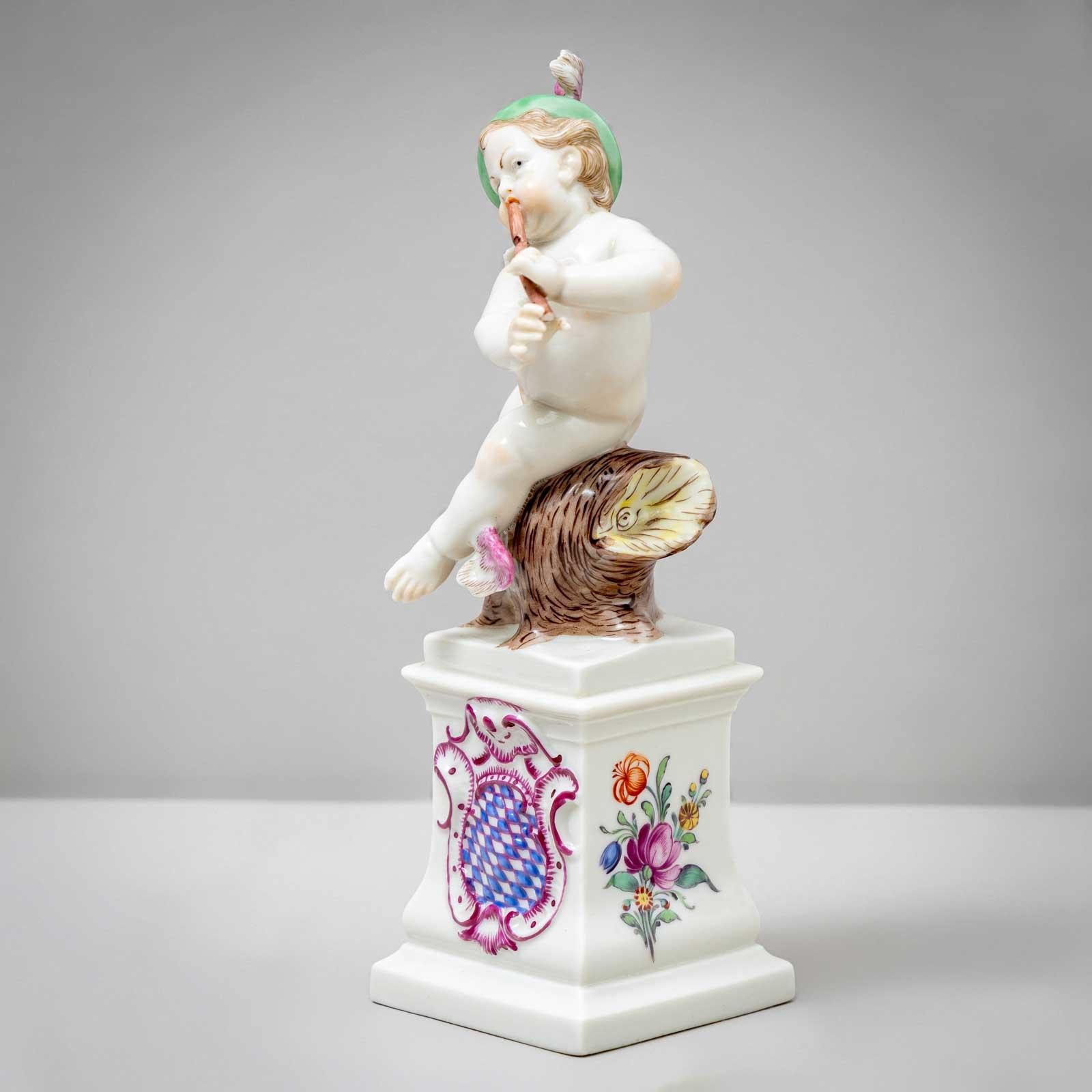 Putti come Diana e Hermes, Nymphenburg Porcelain, primo quarto del XX secolo in vendita 7
