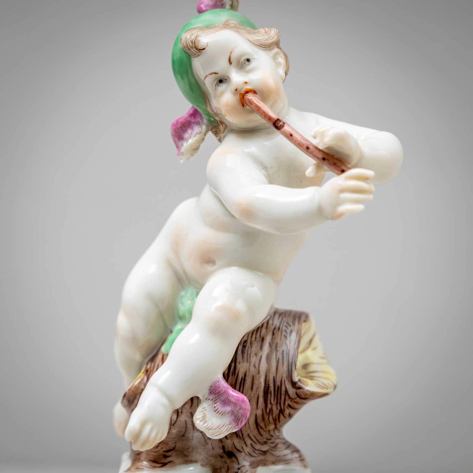 Putti come Diana e Hermes, Nymphenburg Porcelain, primo quarto del XX secolo in vendita 11