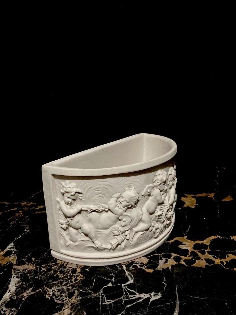 Putti Console Vase 20th century For Sale 1