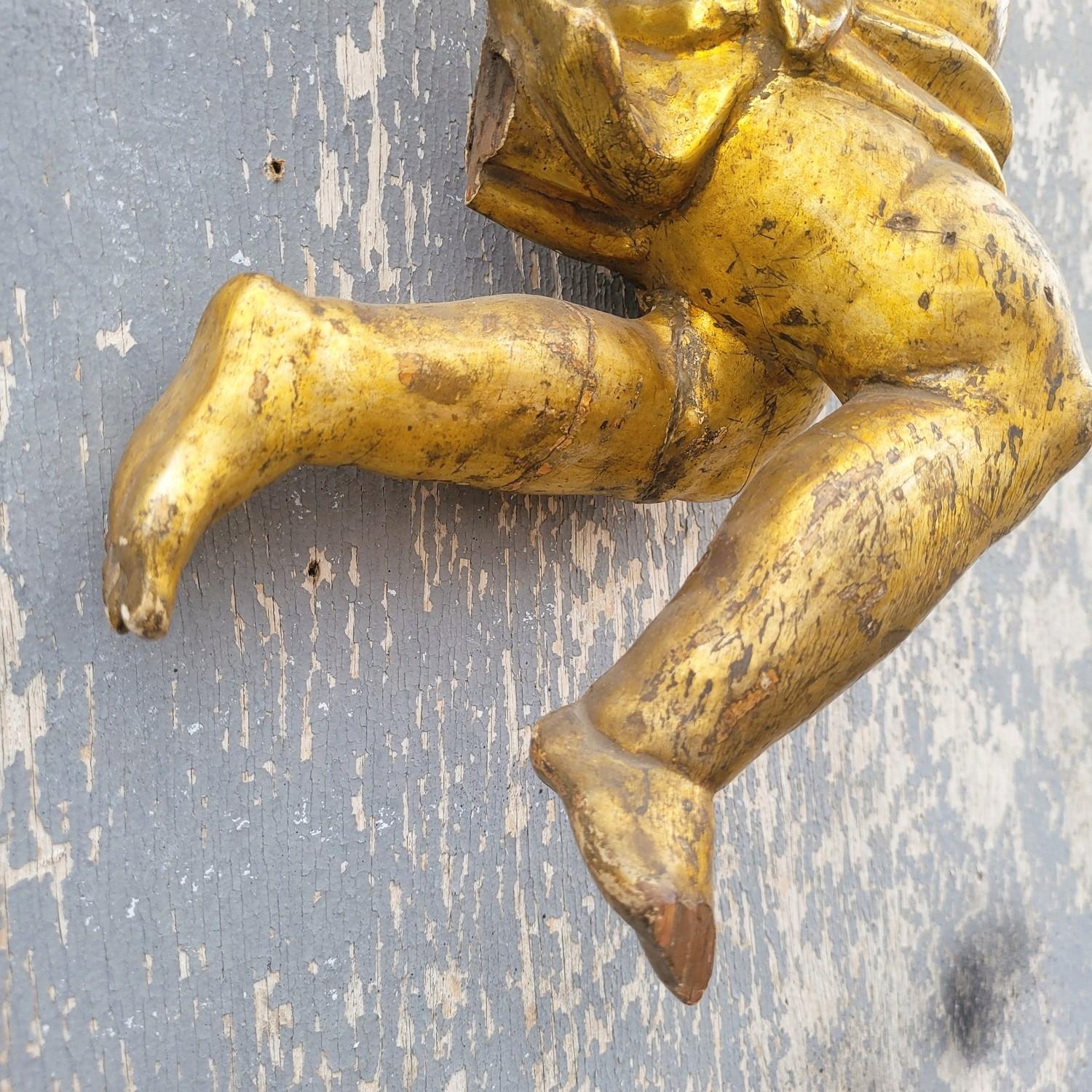 Putto en Wood Wood doré avec la Mecque, époque 17e/18e siècle en vente 4