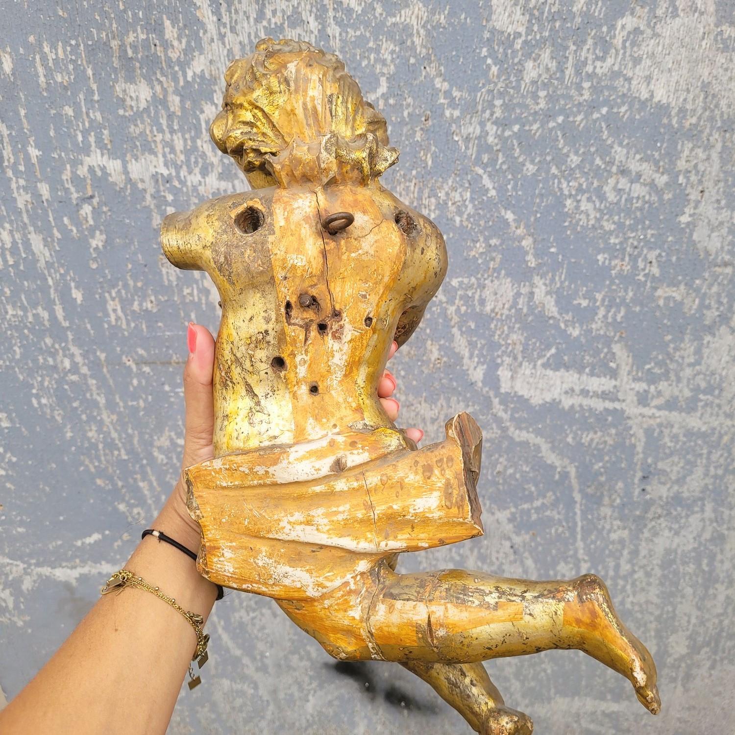 Putto en Wood Wood doré avec la Mecque, époque 17e/18e siècle en vente 5