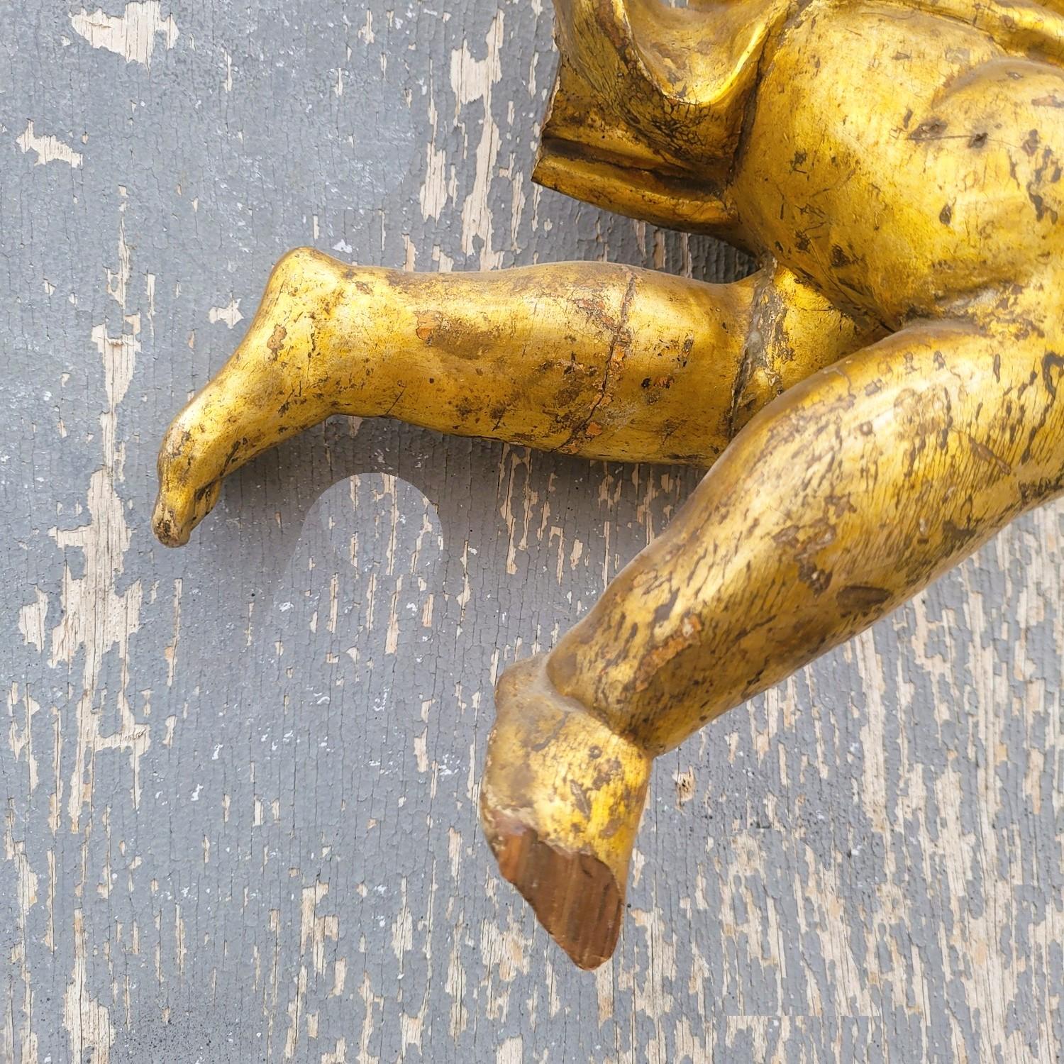 Putto en Wood Wood doré avec la Mecque, époque 17e/18e siècle Bon état - En vente à MARSEILLE, FR