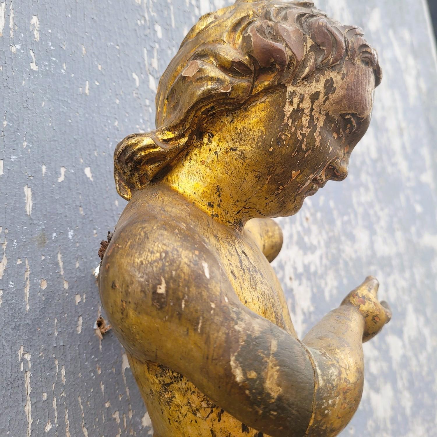 Bois Putto en Wood Wood doré avec la Mecque, époque 17e/18e siècle en vente