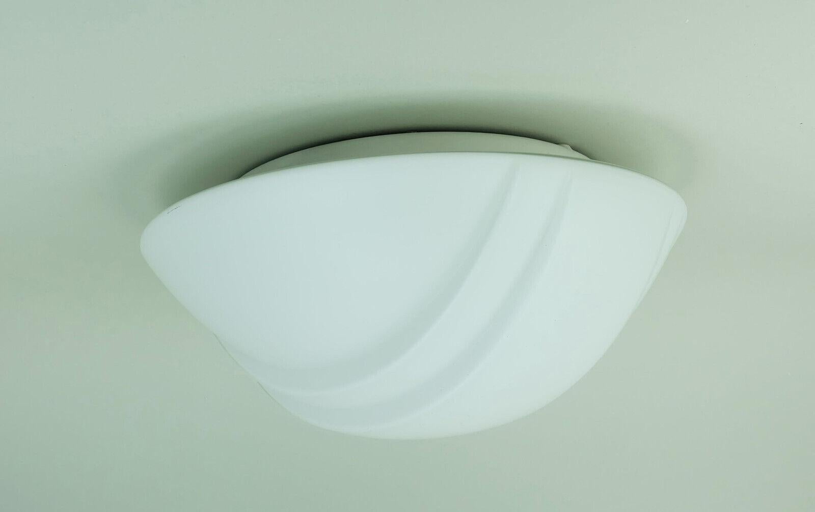 putzler FLUSH MOUNT Deckenleuchte aus weißem Glas und Satinglas 1970er 1980er Jahre (Metall) im Angebot
