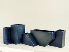 Puzzle by Kalou Dubus, Modulares Set aus Keramikvase und Pflanzgefäß, satinblaue Glasur