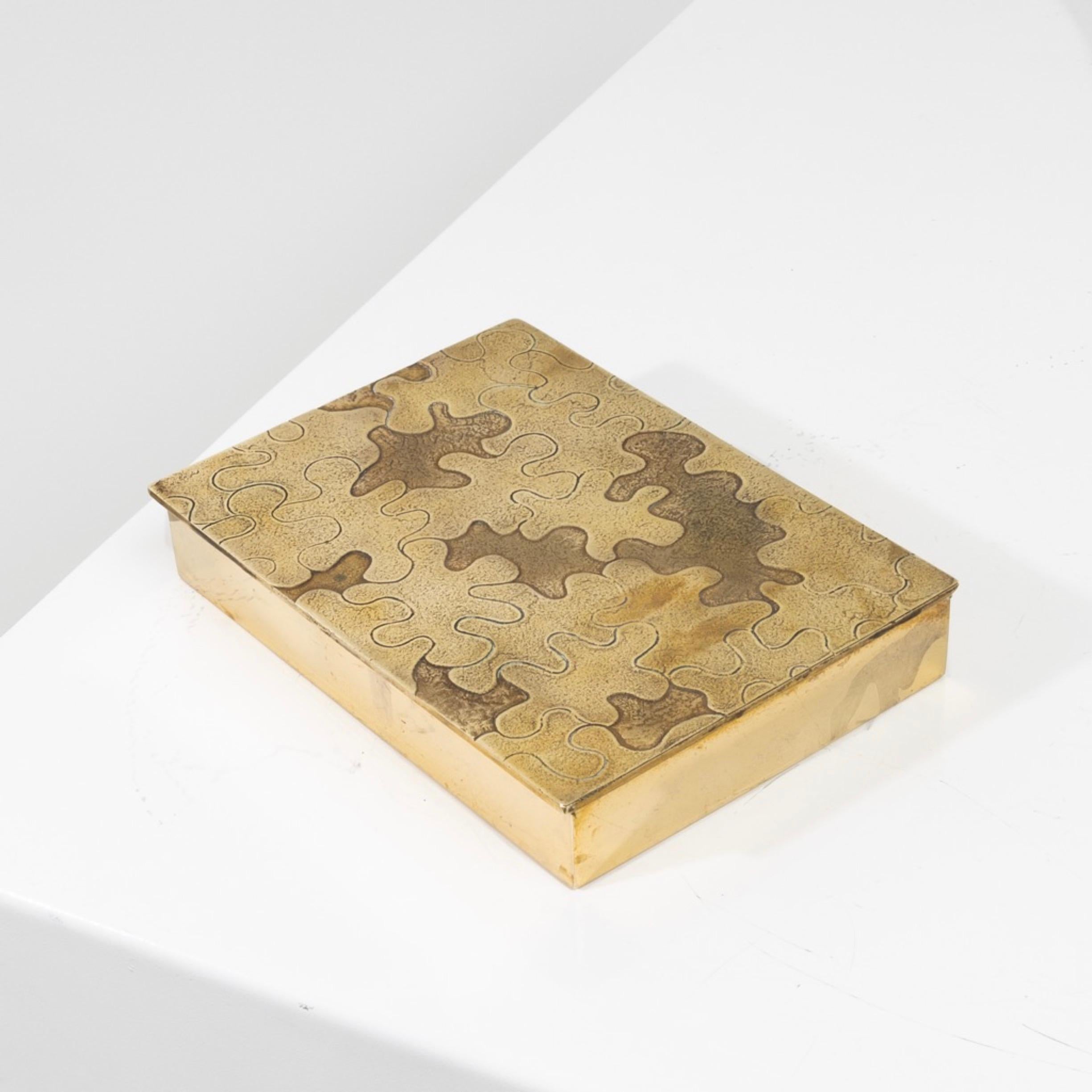 Puzzle von Line Vautrin - Schachtel aus vergoldeter Bronze (Moderne der Mitte des Jahrhunderts) im Angebot