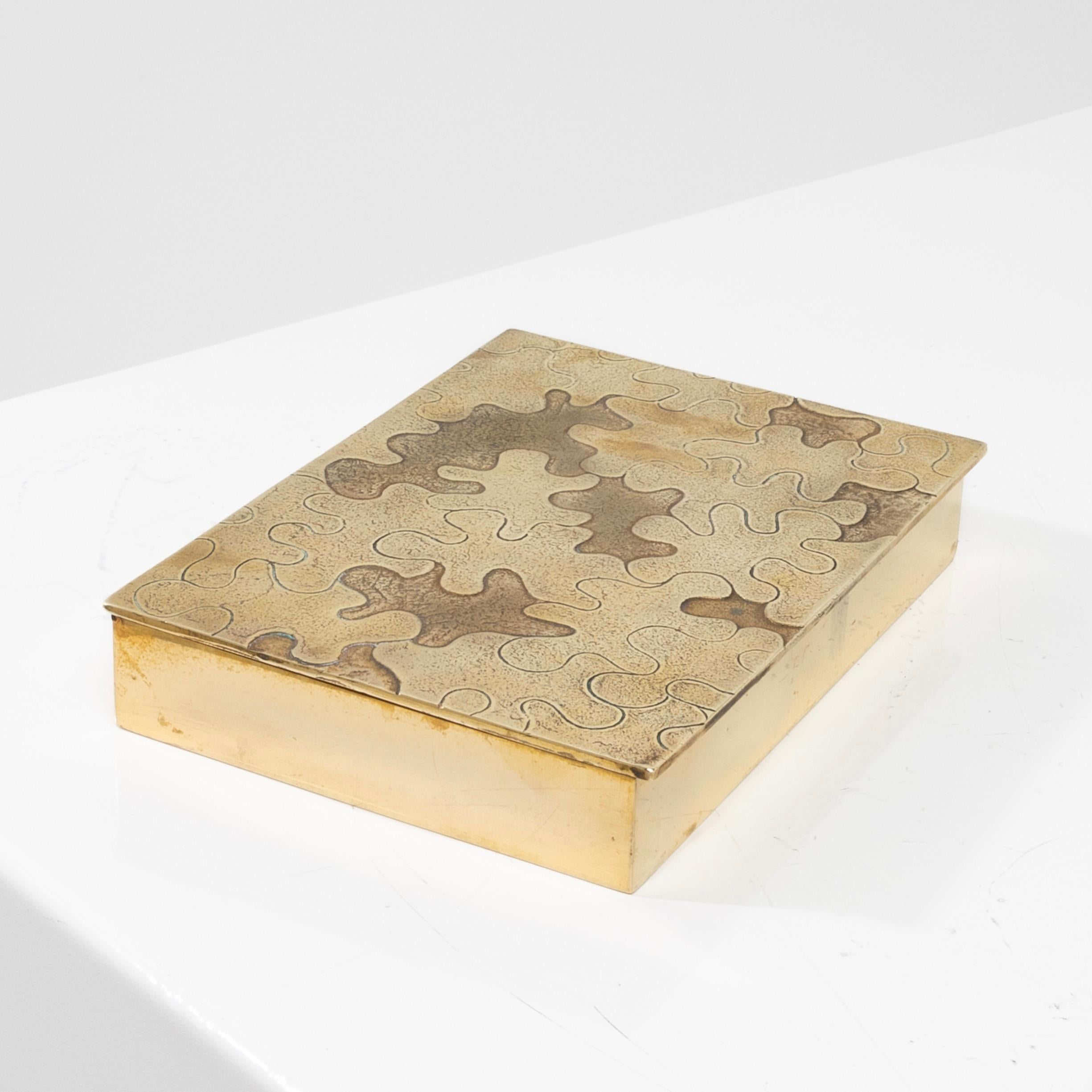 Puzzle von Line Vautrin - Schachtel aus vergoldeter Bronze im Zustand „Gut“ im Angebot in Brussels, BE