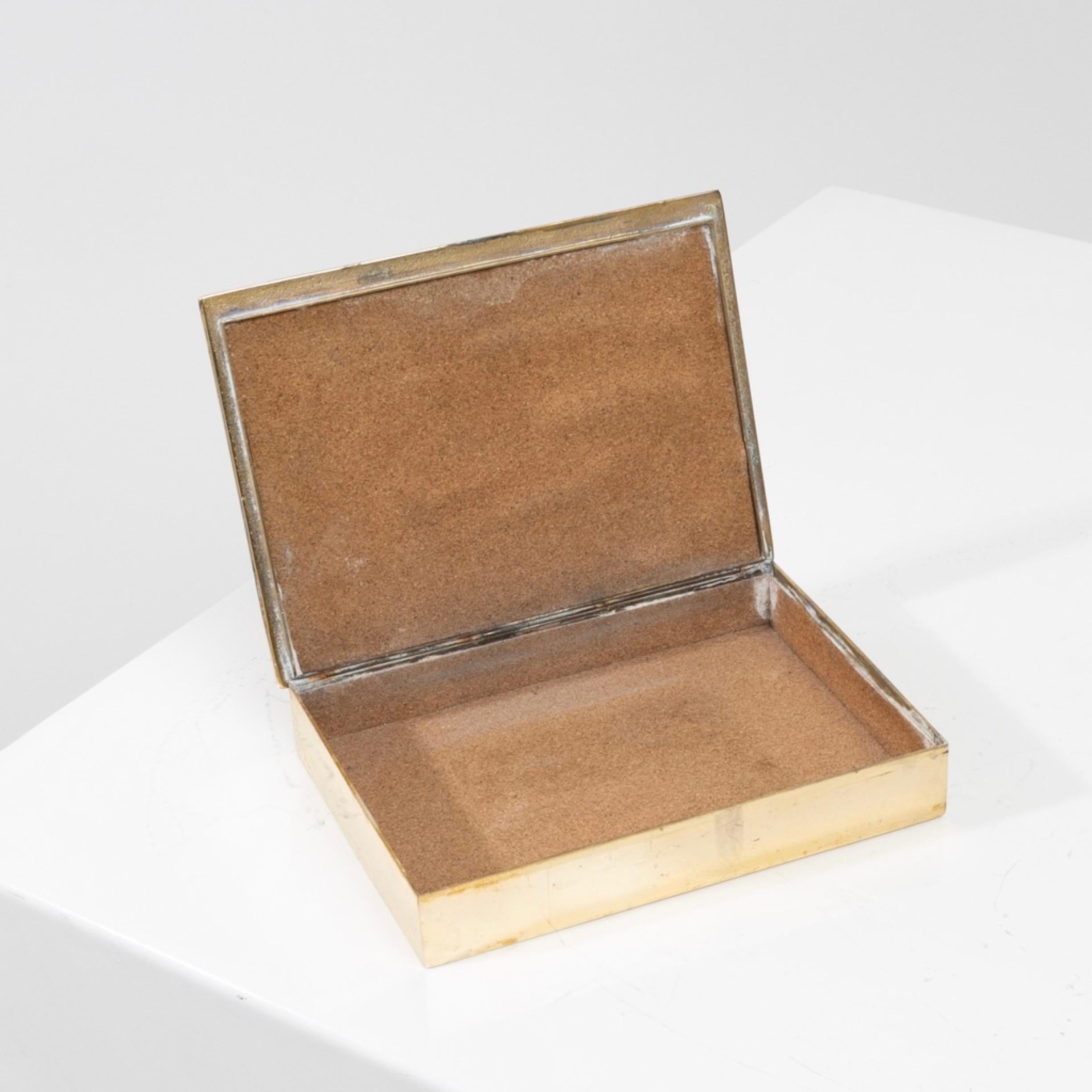 Puzzle von Line Vautrin - Schachtel aus vergoldeter Bronze (20. Jahrhundert) im Angebot