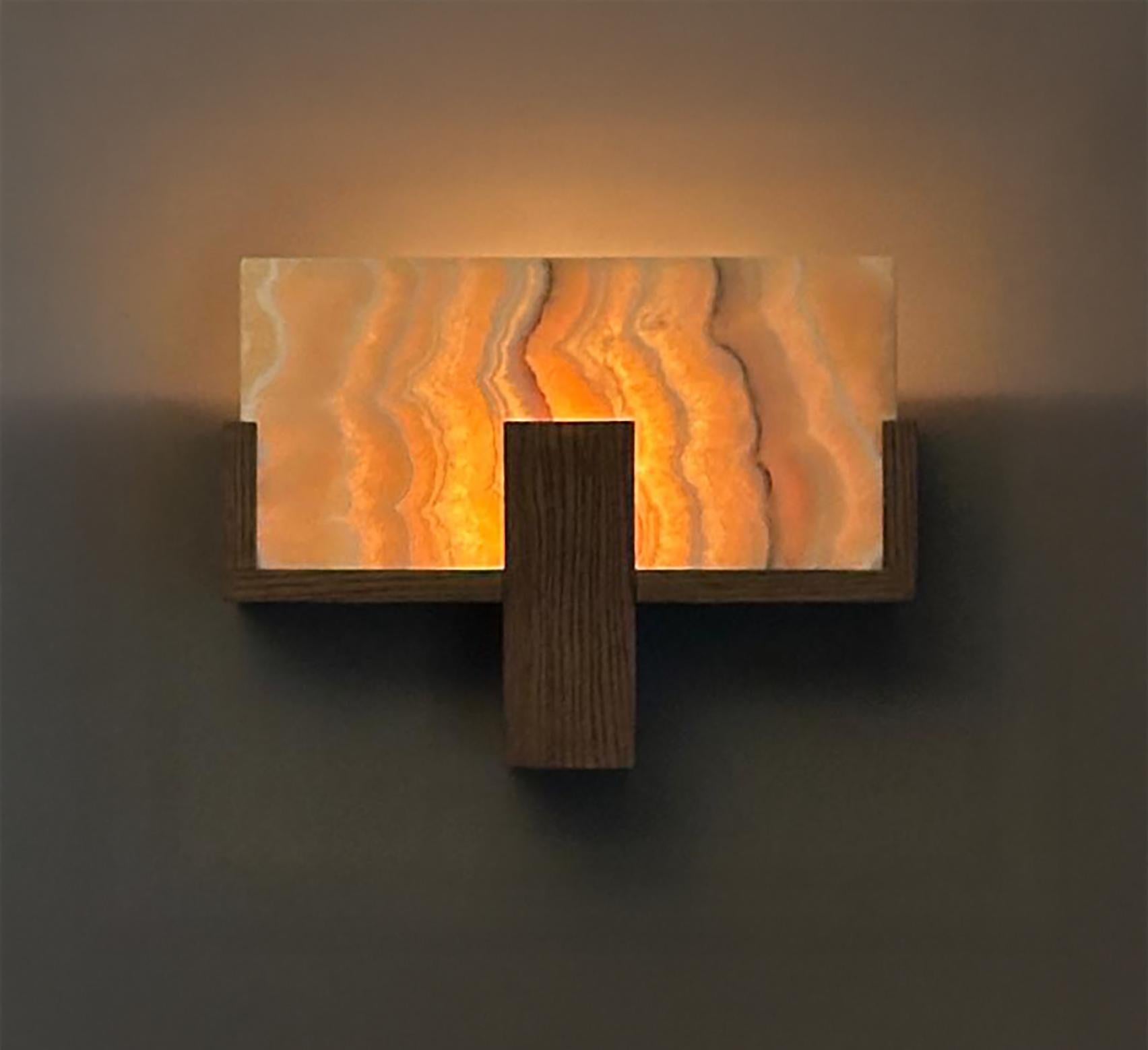 Moderno Pylon Sconce H. in vendita