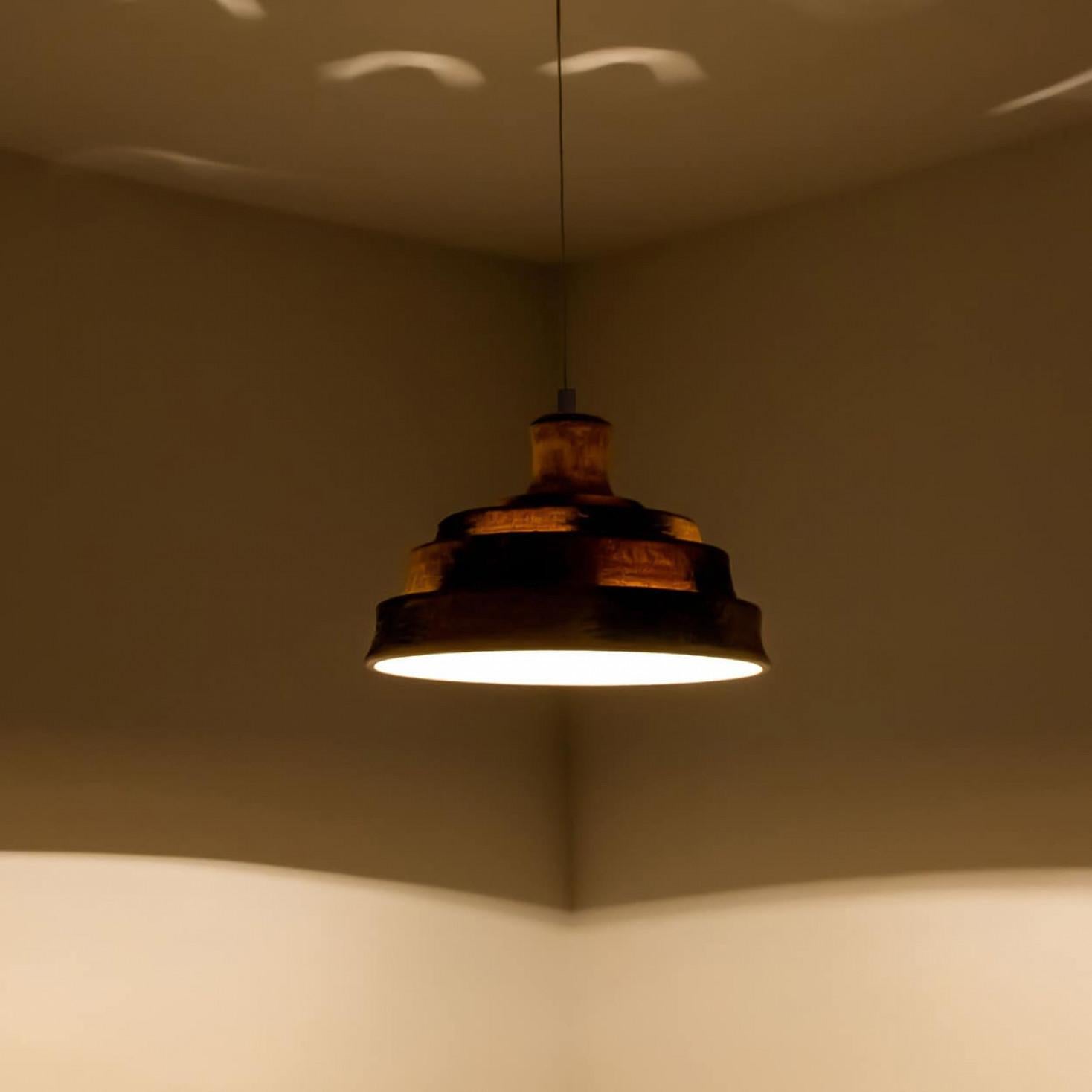 Lampada a sospensione a piramide in ceramica marrone e gialla, Danimarca, 1970 in vendita 6