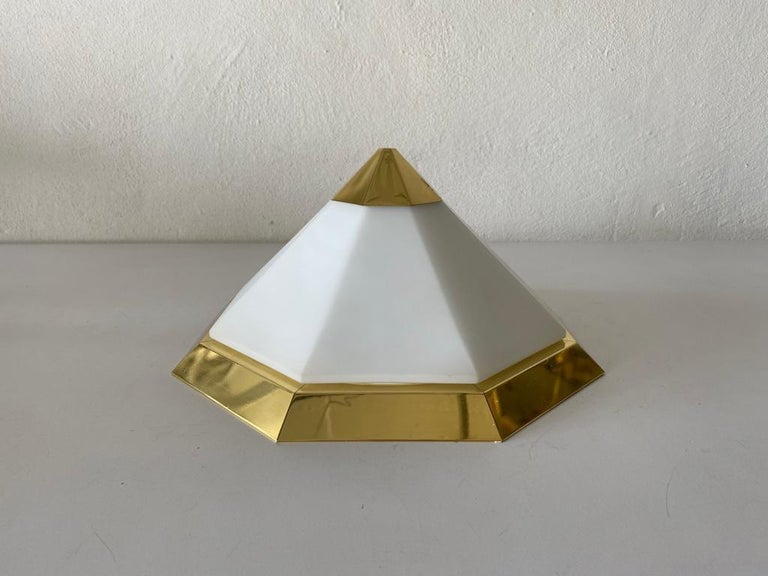 Pyramid Design Opal Glass and Gold Metal Flush Mount Ceiling Lamp by Limburg, 1970s, Germany

Sculptural very elegant rare design ceiling lamp. 

It is very ideal and suitable for all living areas.


Lamp is in good condition. No damage, no