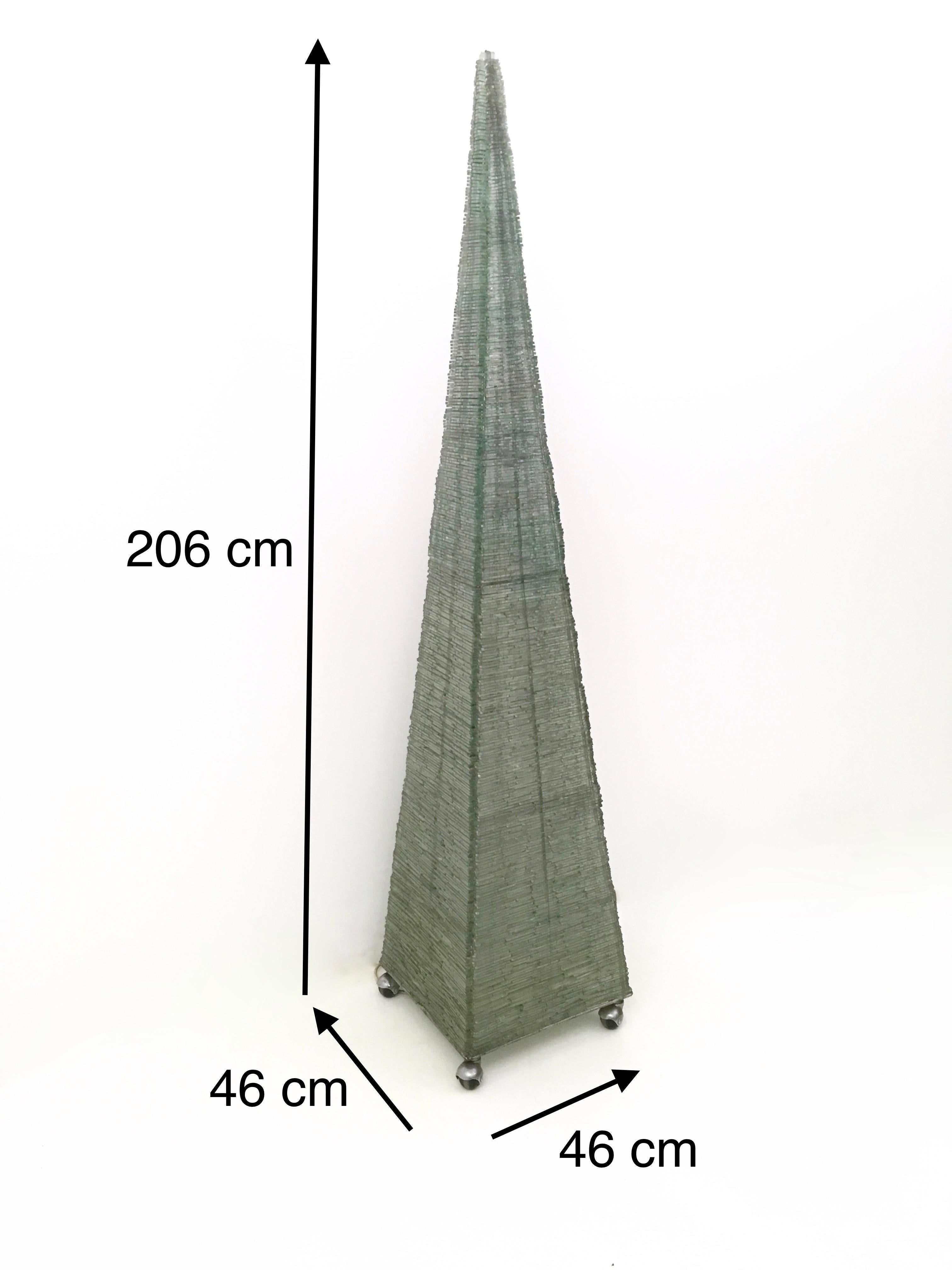 Postmodern Green Pyramid Floor Lamp with Green Glass Beads, Italy 1980s For Sale 1