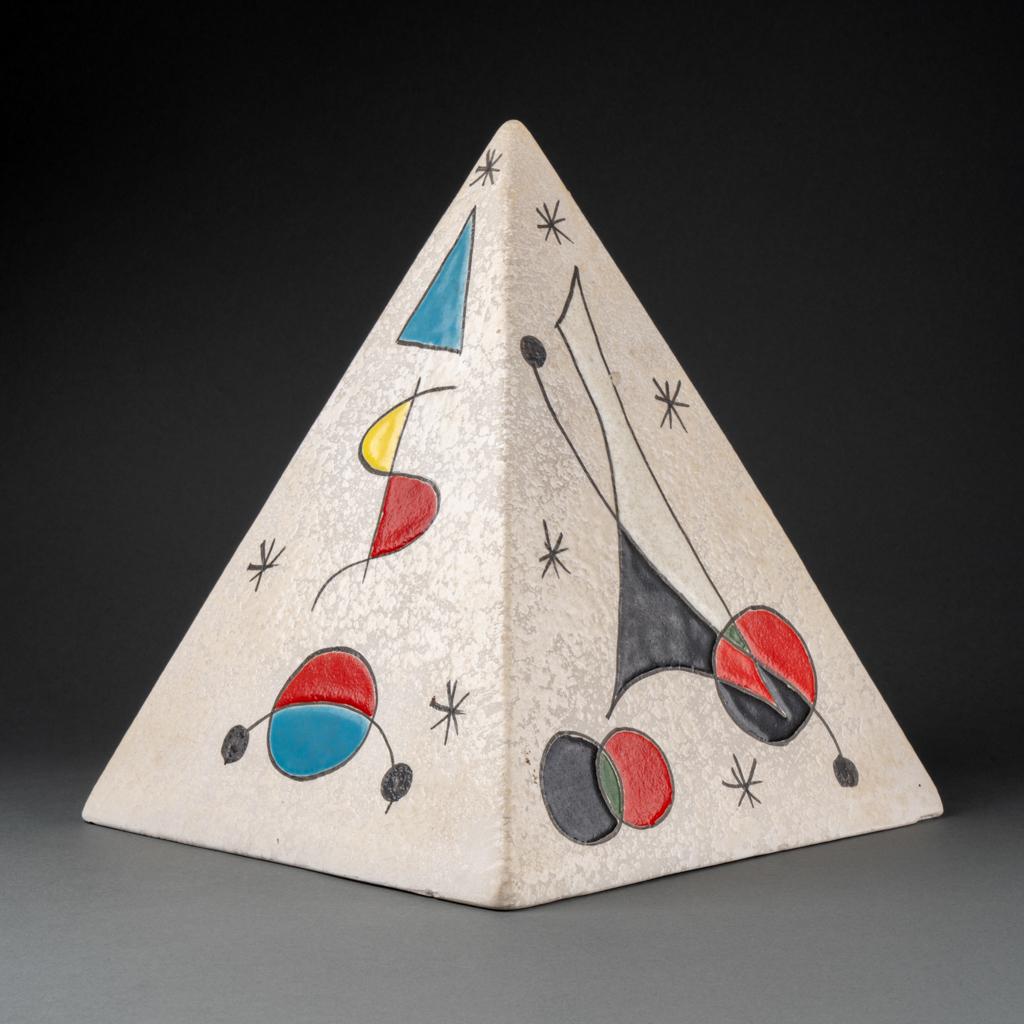 French Pyramid in scarified enameled ceramic with 