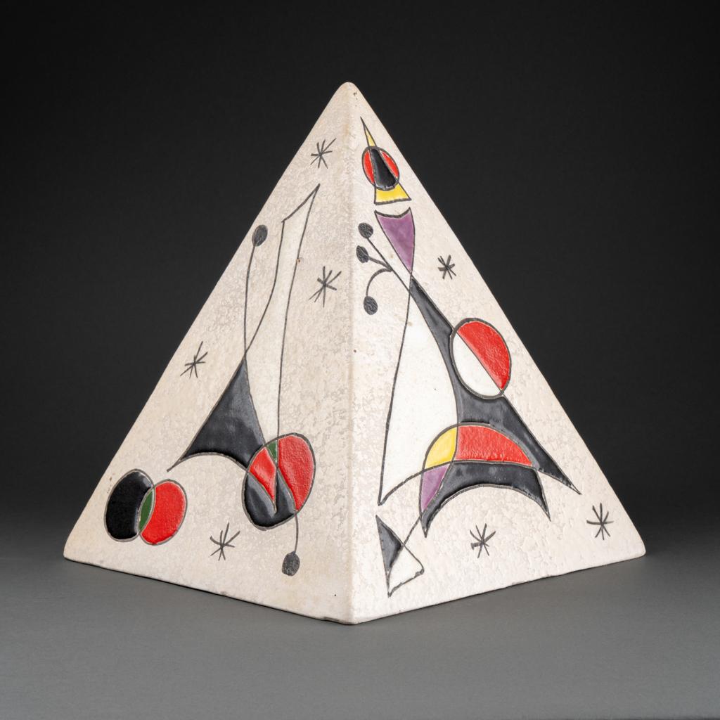 Enameled Pyramid in scarified enameled ceramic with 