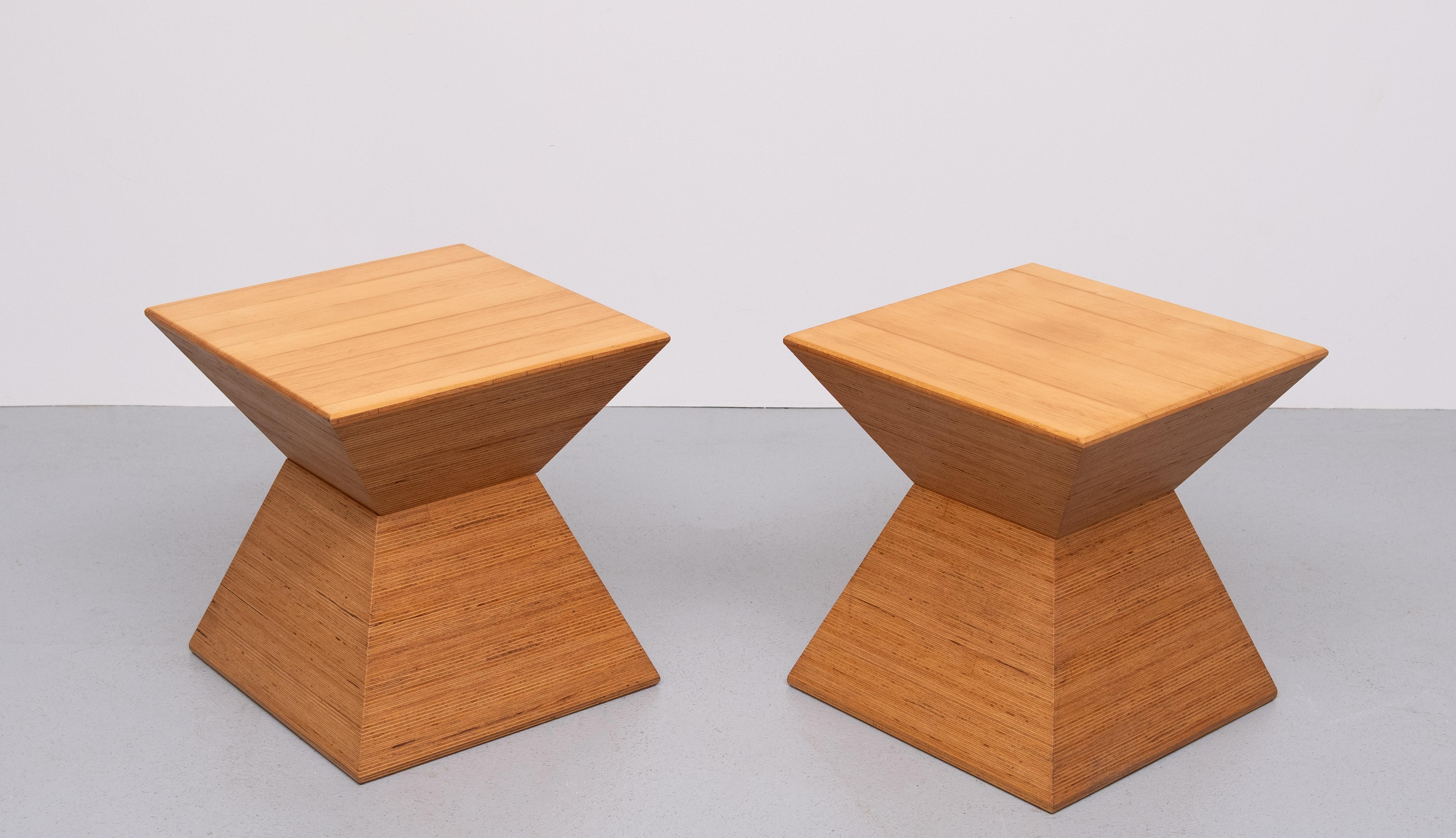 Fin du 20e siècle Tables d'appoint en hêtre lamellé-collé Pyramide 1970 Hollande en vente