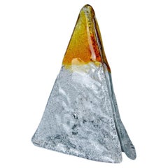 Lámpara "Pirámide" de Mazzega, cristal de Murano esmerilado naranja, Italia, 1970
