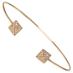 Brazalete de diamantes con pavé piramidal