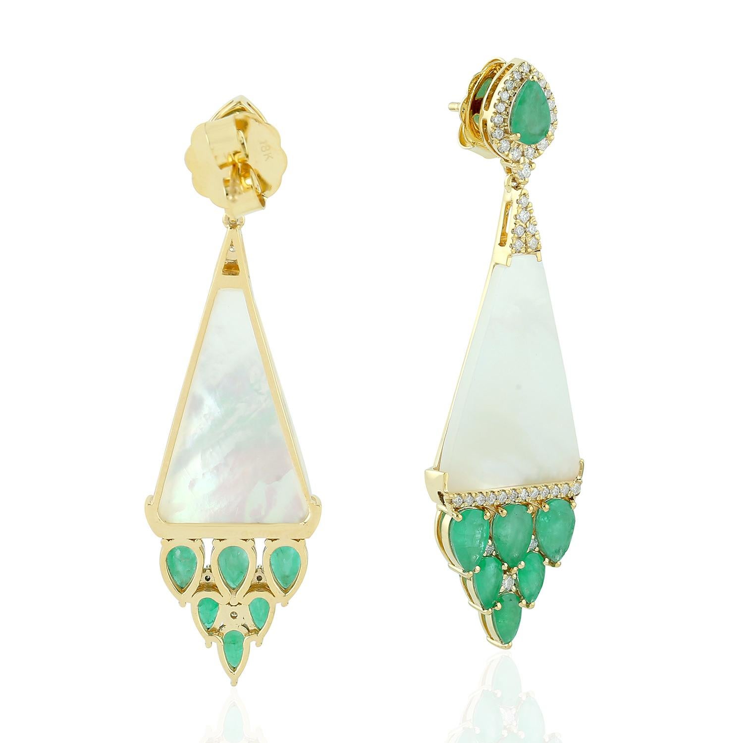 Art Deco Pyramid Shaped Dangle Earrings With MOP & Emerald In 18k White Gold For Sale