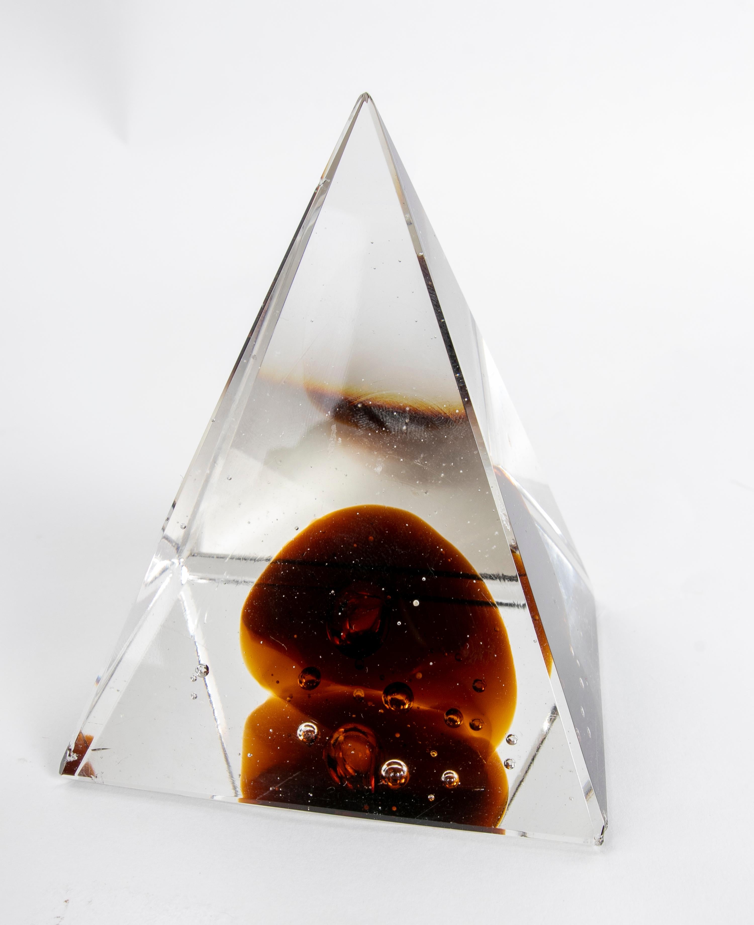 Pyramid-Shaped Glass Paperweight  For Sale 5