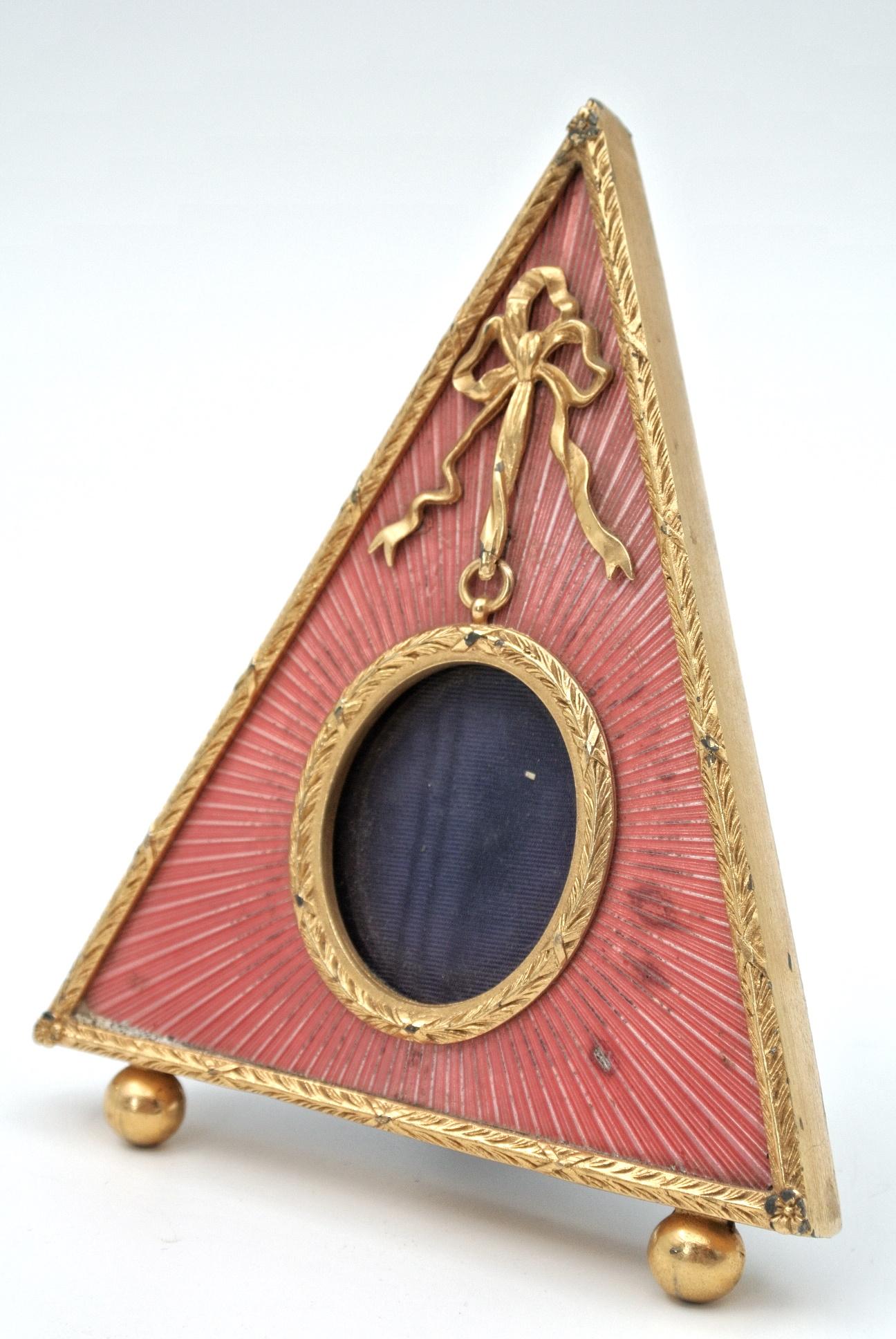 Pyramid-Shaped Photo Frame in Gilded Bronze and Enamel 4