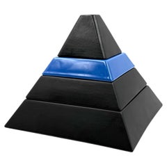 Pyramid-shaped stacked ceramic ashtrays / centerpiece, Amalgames, France, 1980s
