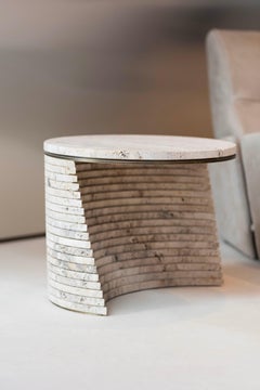 Mesa auxiliar Pyramid Stone de ATRA