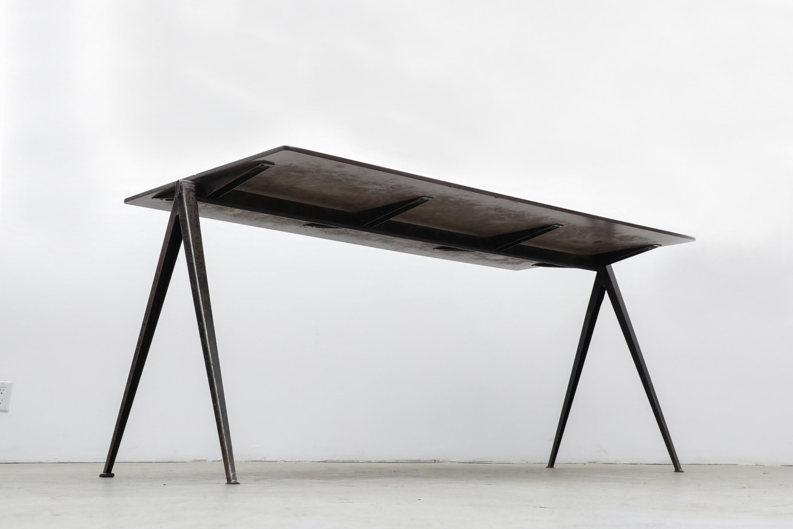 Pyramid Table by Wim Rietveld for Ahrend de Cirkel 1
