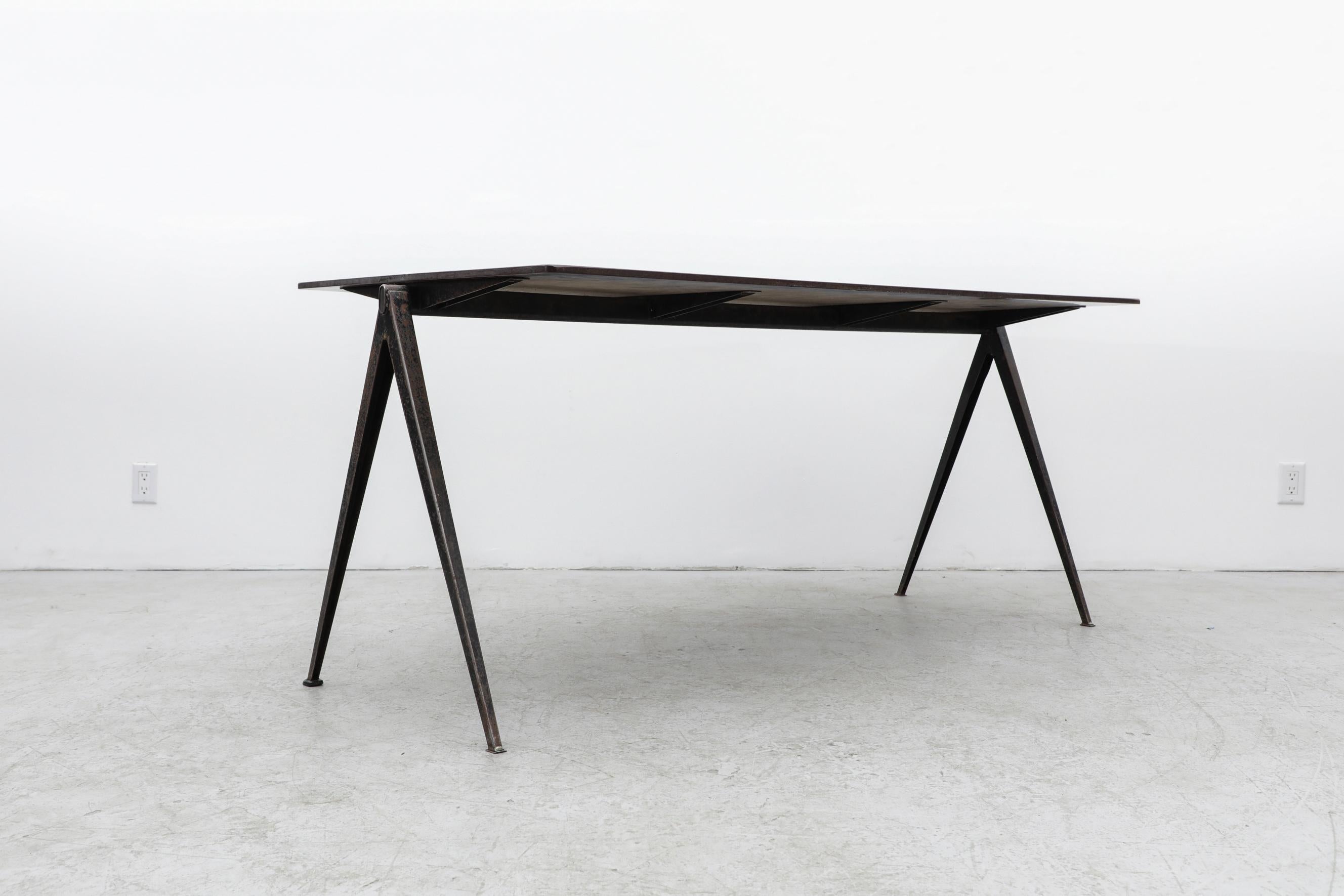 Pyramid Table by Wim Rietveld for Ahrend de Cirkel 2