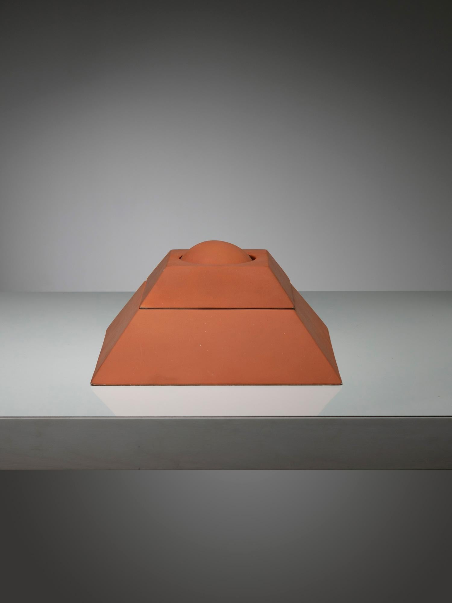 Pyramidal Modular Terracotta Sculpture, Italy, 1970s In Good Condition For Sale In Milan, IT