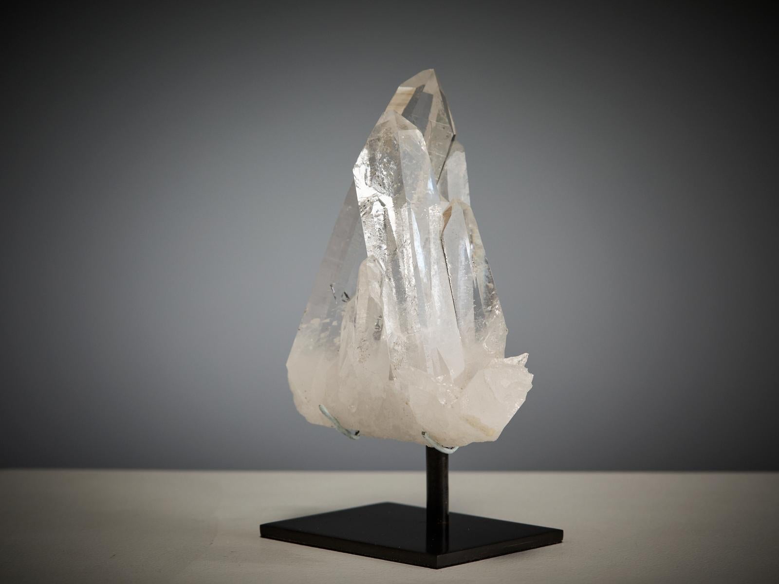 Pyramidal Quartz Cluster im Angebot 4