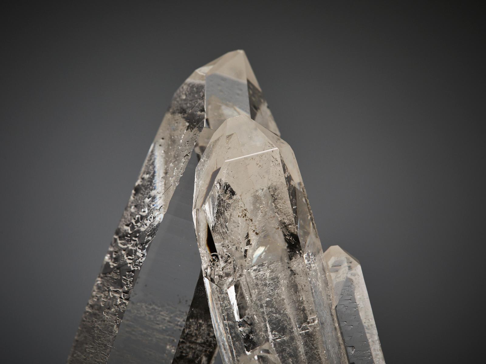 Pyramidal Quartz Cluster im Angebot 6