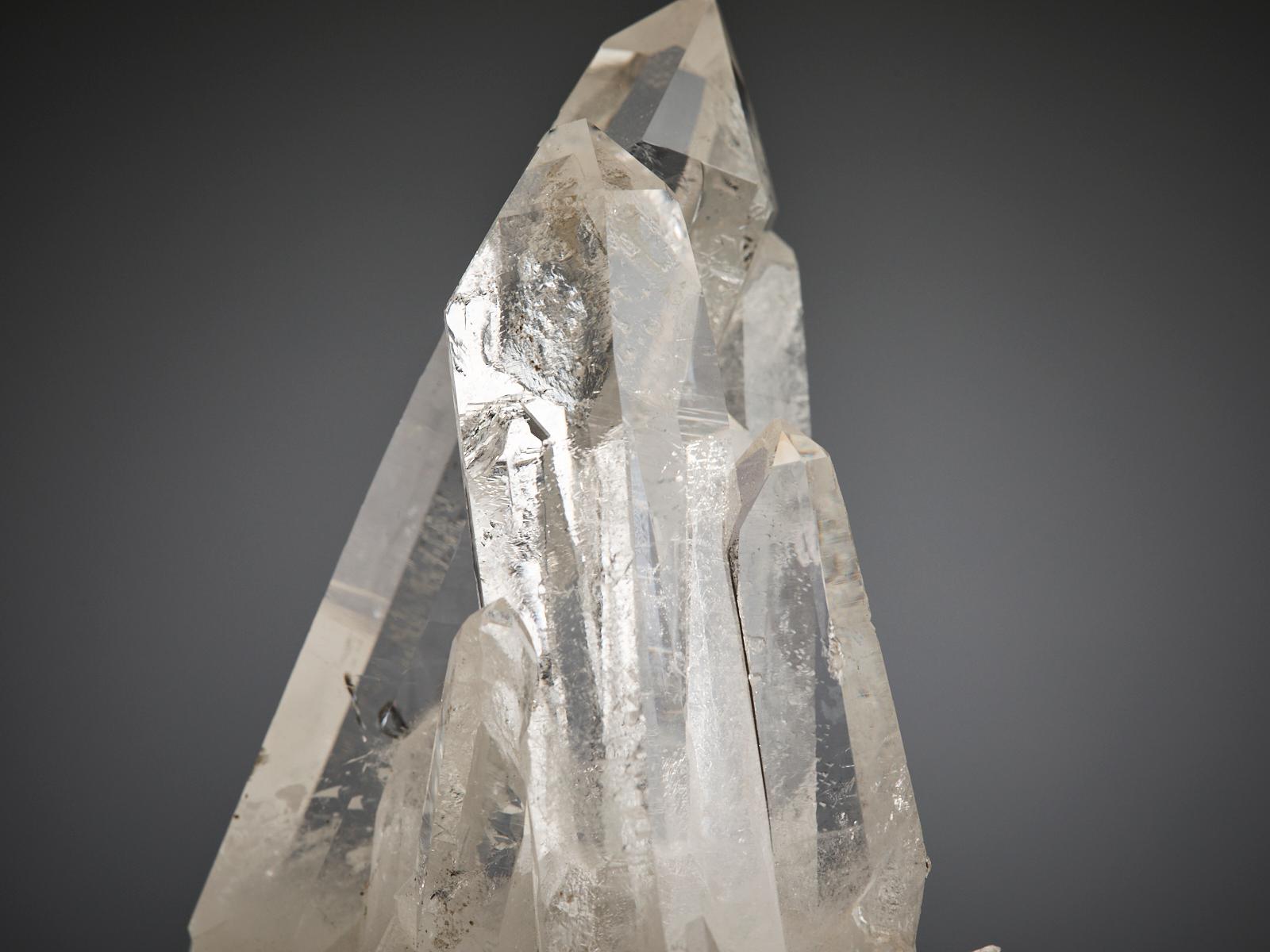 Pyramidal Quartz Cluster im Angebot 9