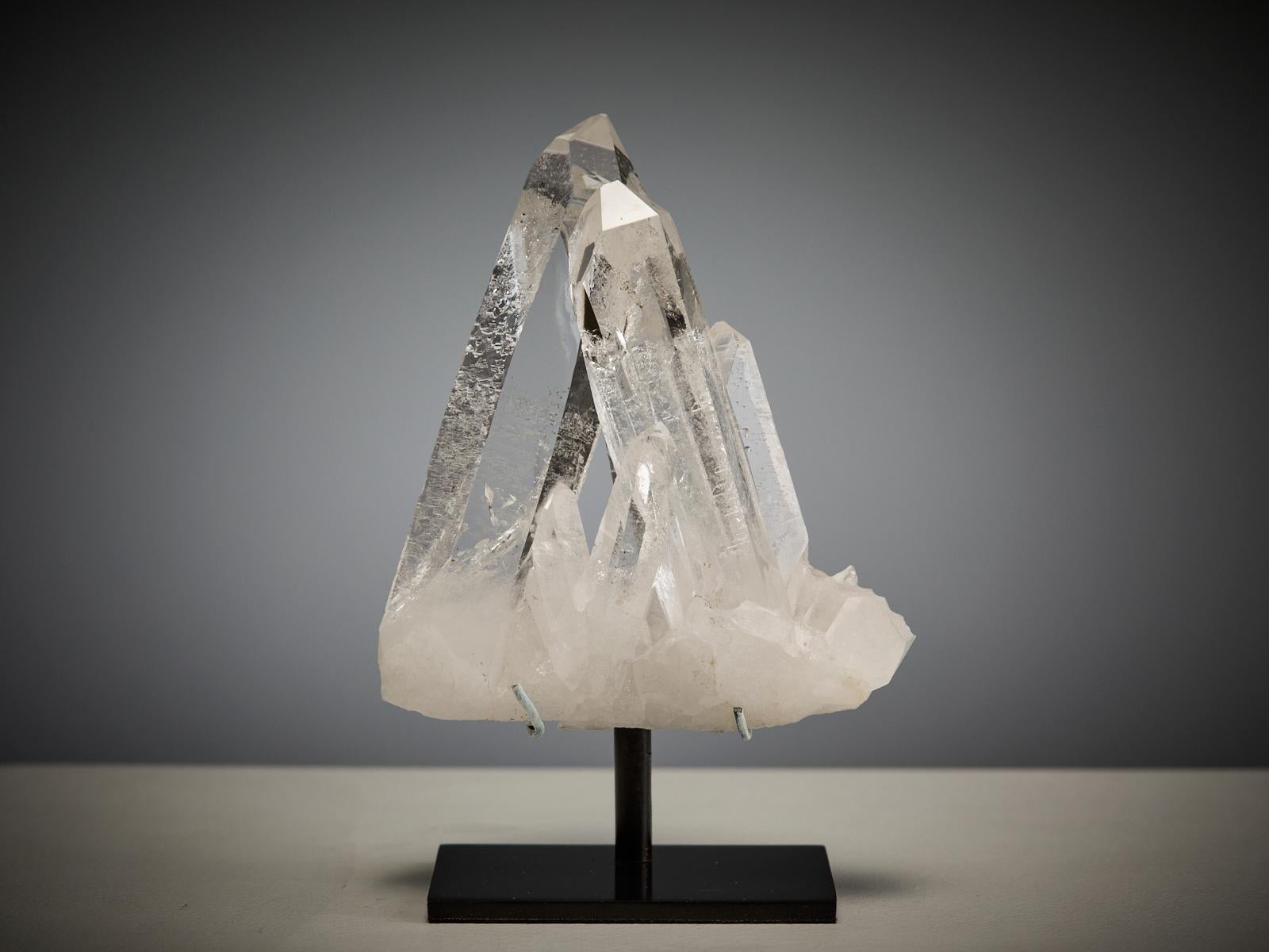 Pyramidal Quartz Cluster im Angebot 2