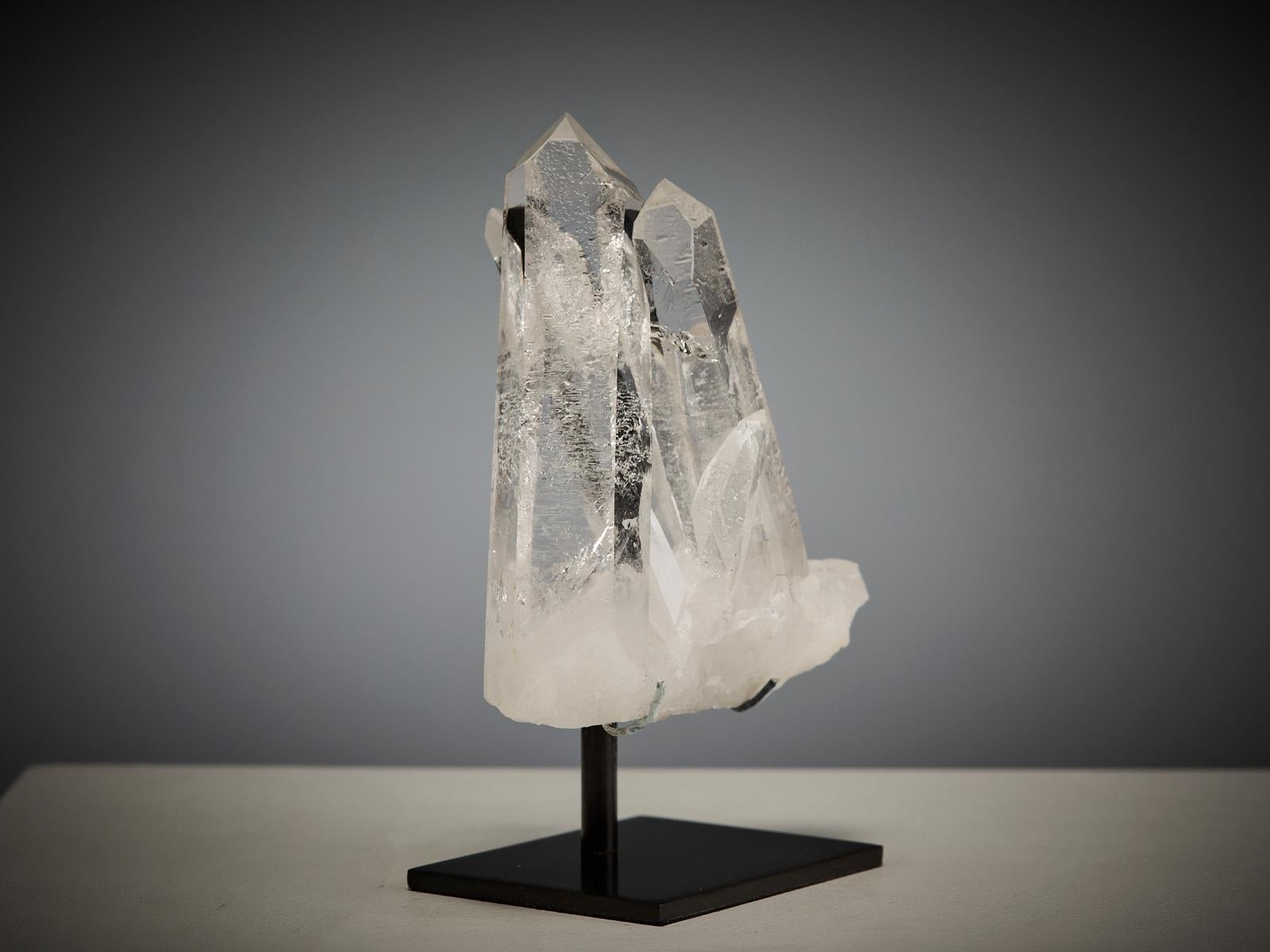 Pyramidal Quartz Cluster im Angebot 3