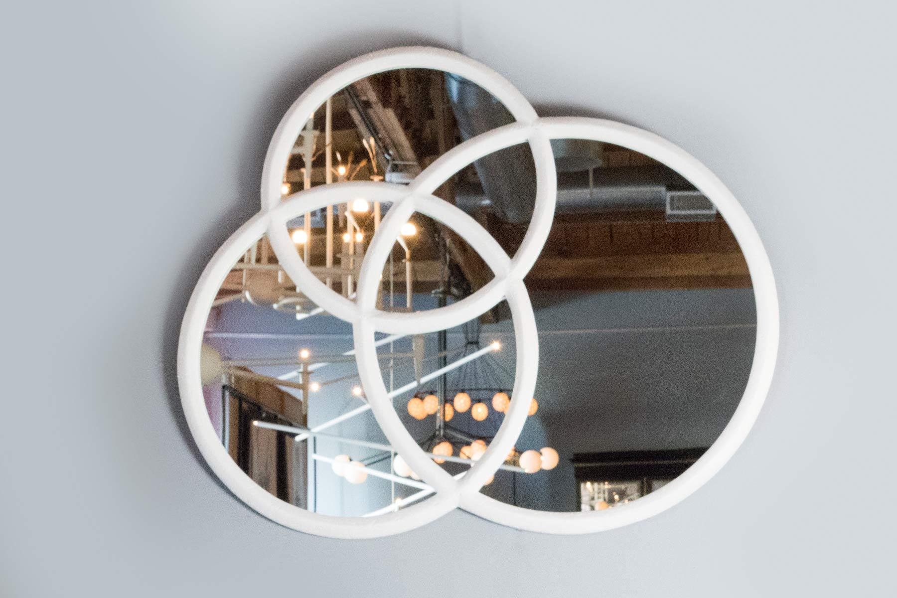 Moderne Miroir Pyramides #7 de Bourgeois Boheme Atelier en vente