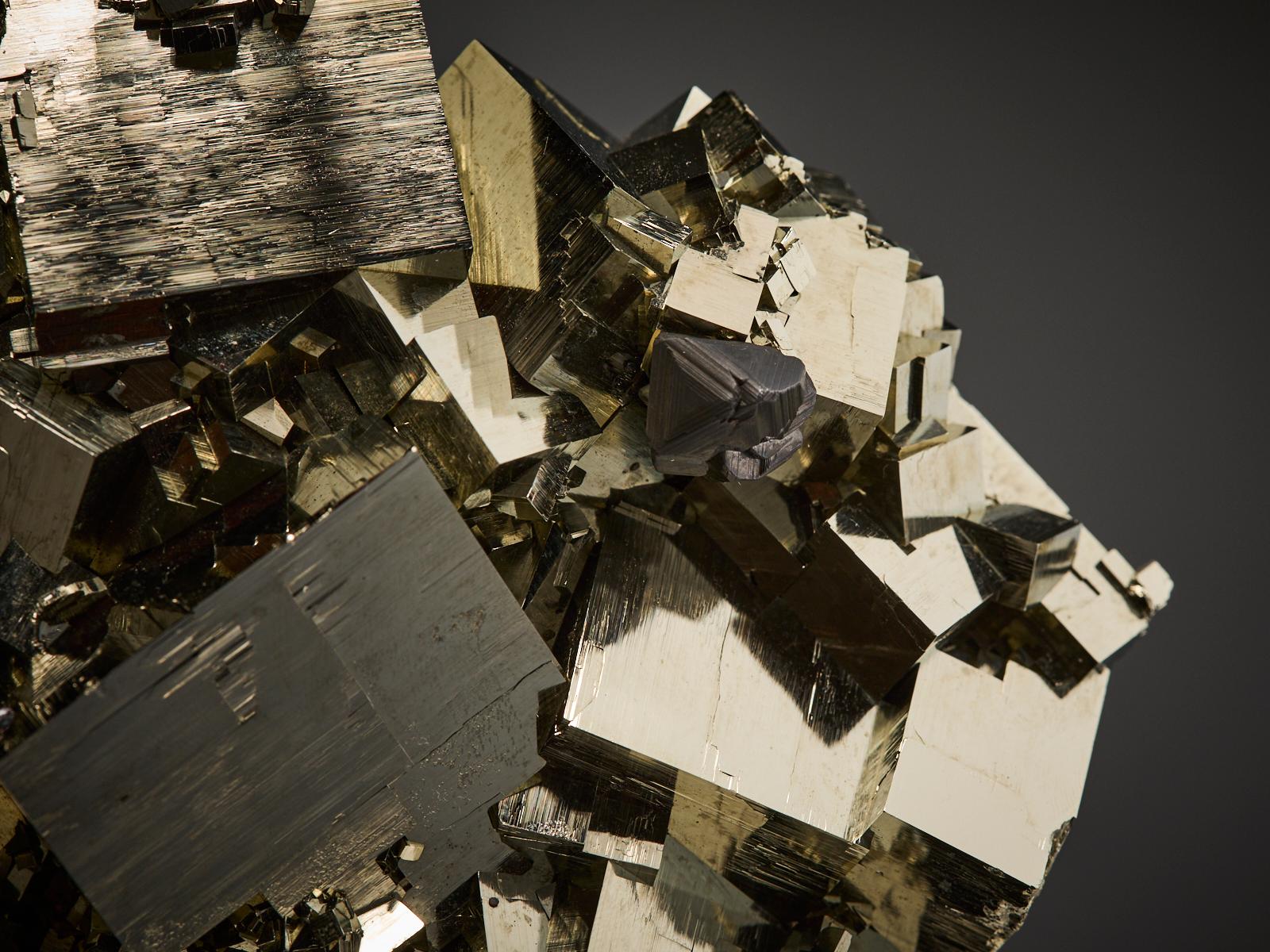 Pyrite Cluster im Angebot 7