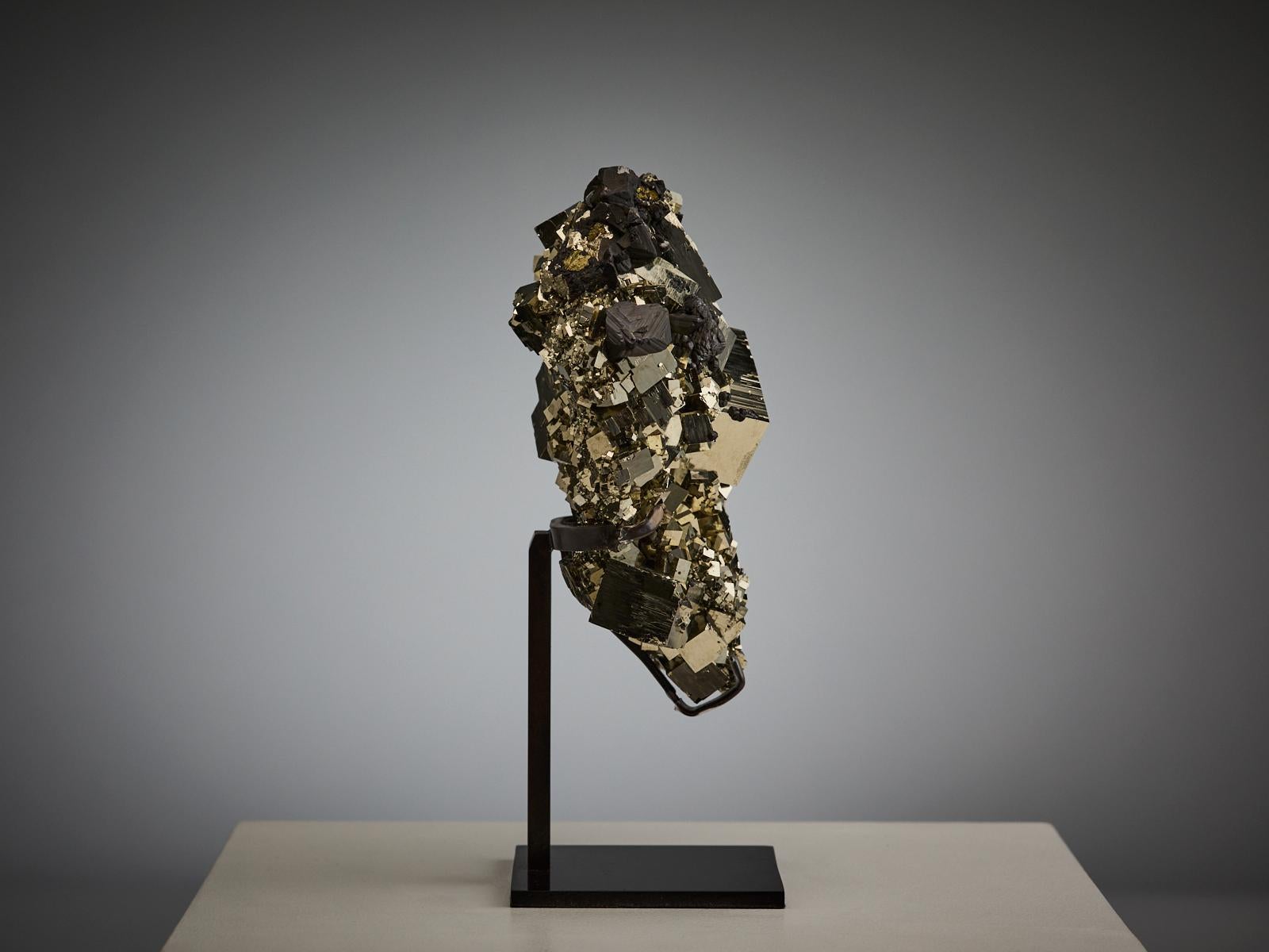 Pyrite Cluster im Zustand „Hervorragend“ im Angebot in London, GB