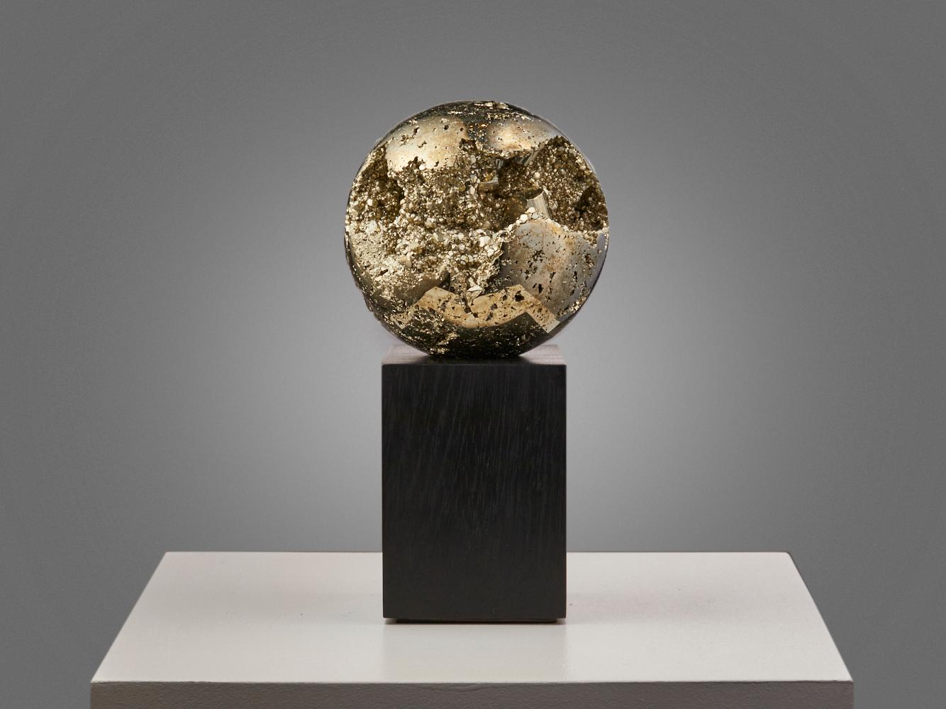 Pyrite crystal sphere In Excellent Condition For Sale In London, GB