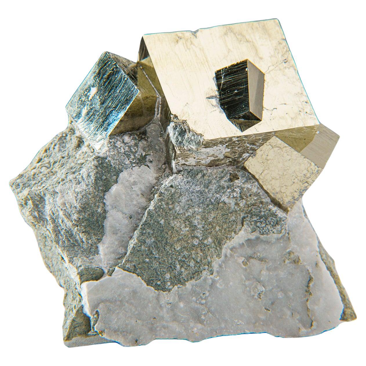 Cube de pyrite sur basalte de Navajún, Province de La Rioja, Espagne (1.2 lbs)