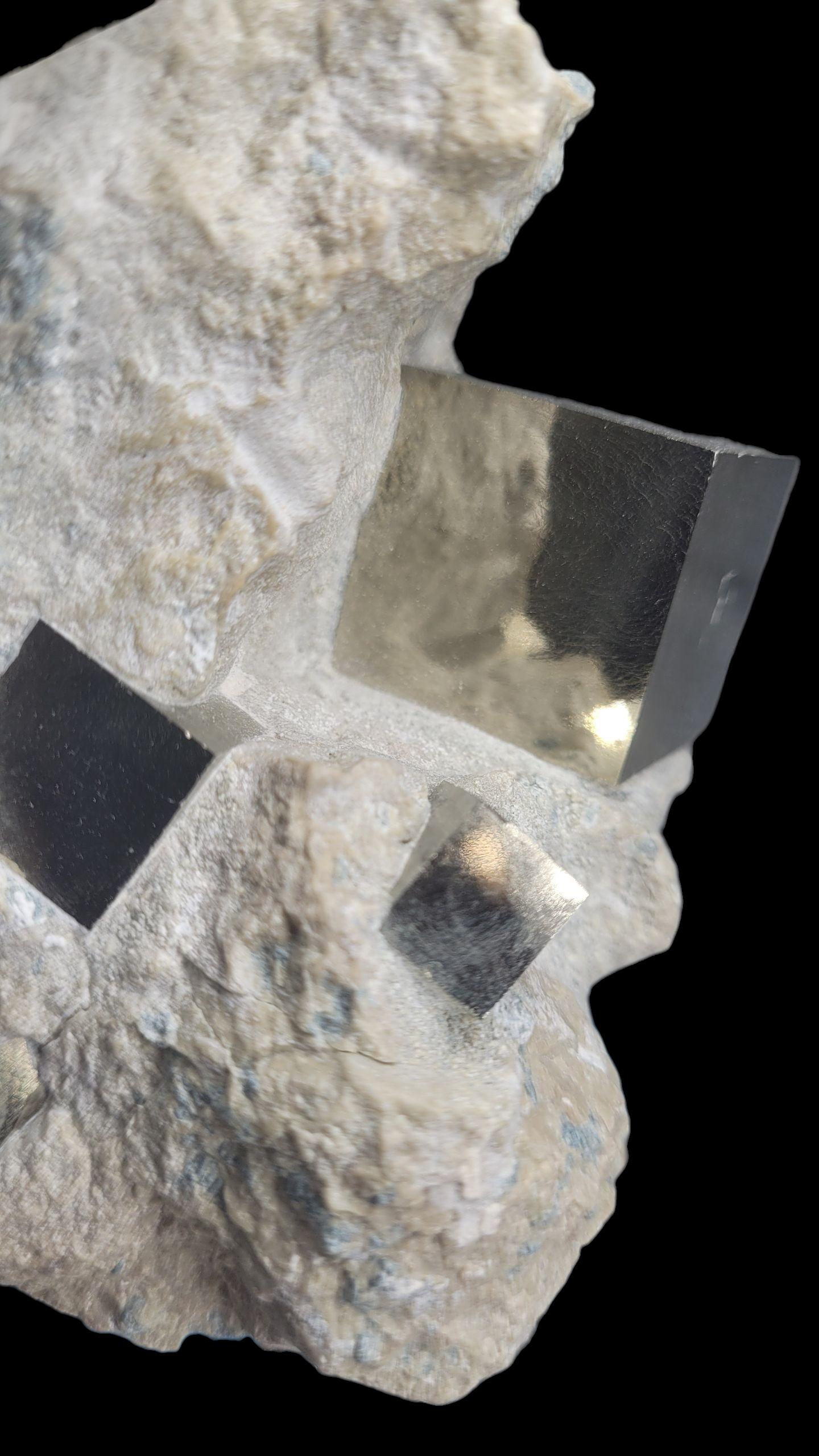 Pyrite cubes on matrix, sharp, mirror like luster. From Spain, Navajun. In New Condition For Sale In MARSEILLE, FR