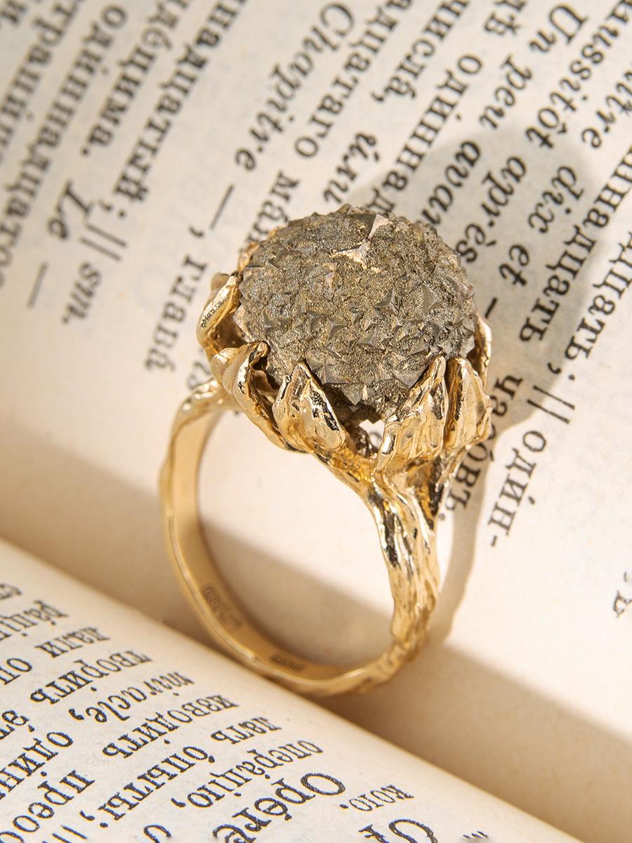 Pyrite Flower Gold Ring One of a kind Raw Stone Art Nouveau style Flower Petals For Sale 2