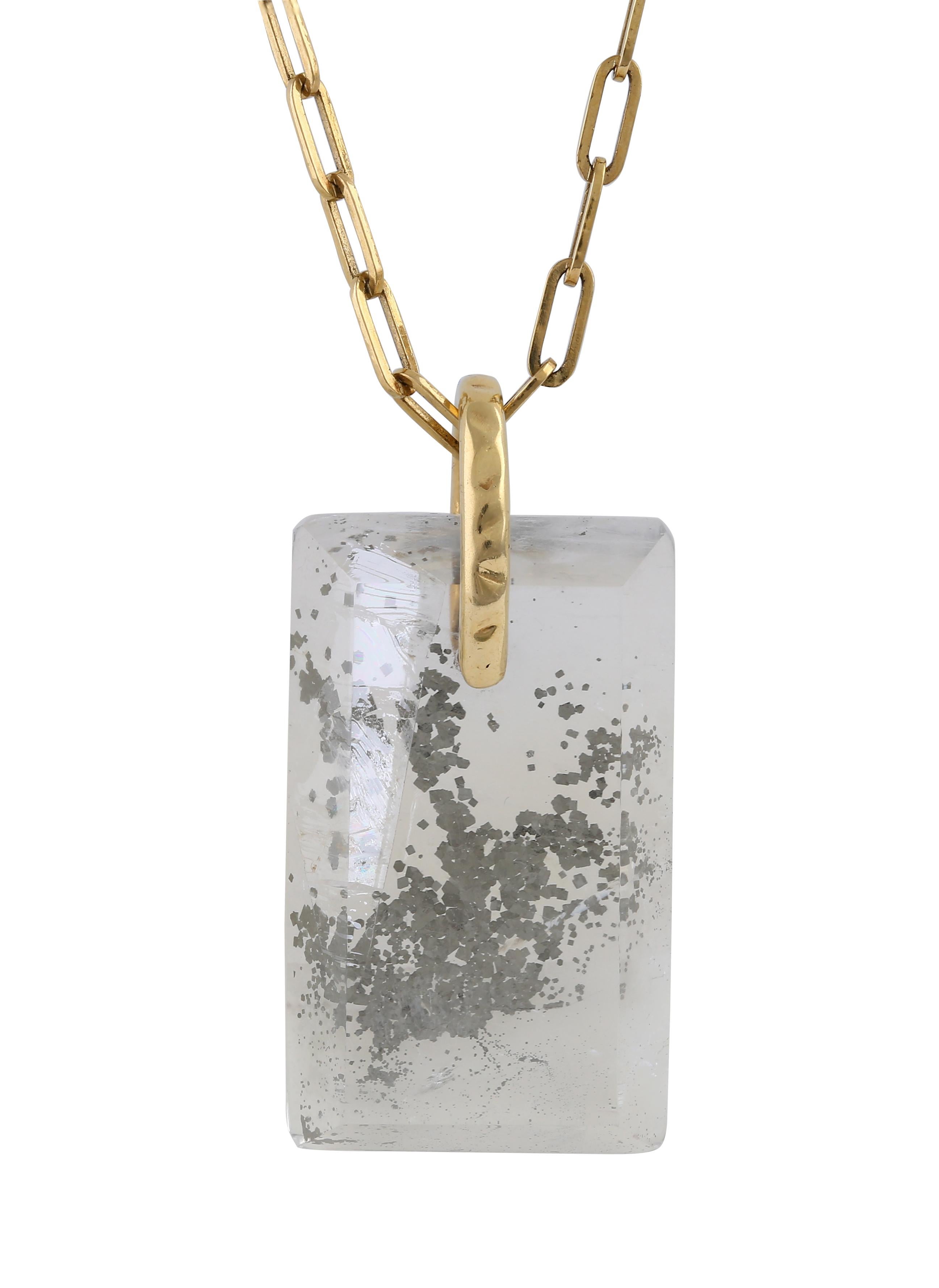 Pyrite in Quartz '31.57 Carat' and Yellow Gold Necklace In New Condition In Fulham business exchange, London