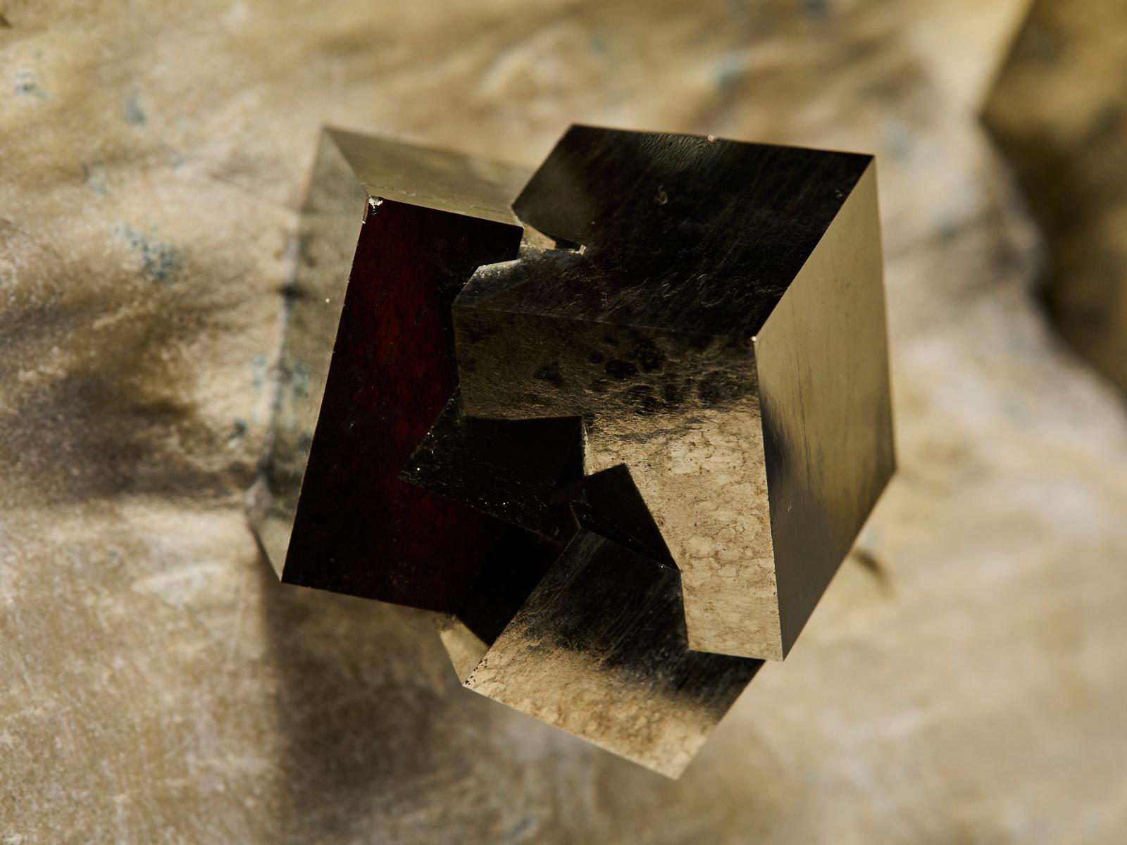 Pyrite on Matrix im Angebot 6