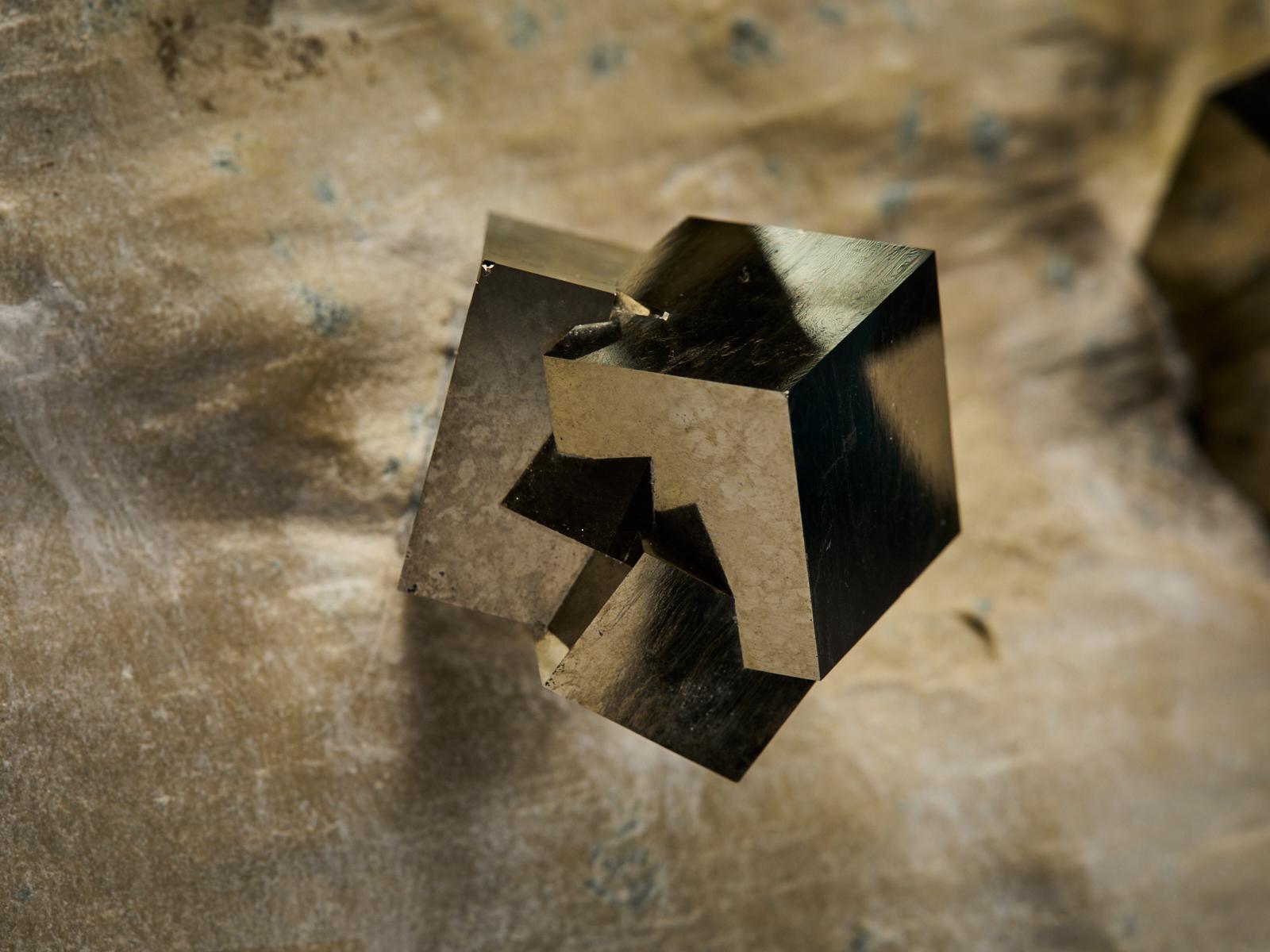 Pyrite on Matrix im Angebot 7