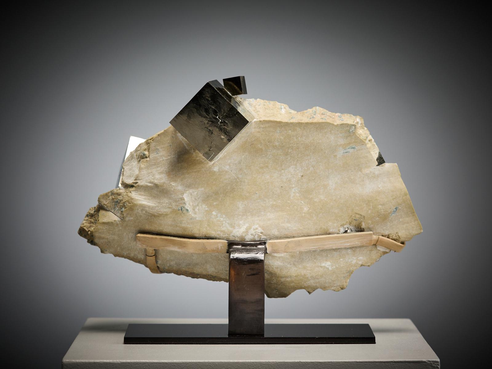 Pyrite on Matrix im Zustand „Hervorragend“ im Angebot in London, GB