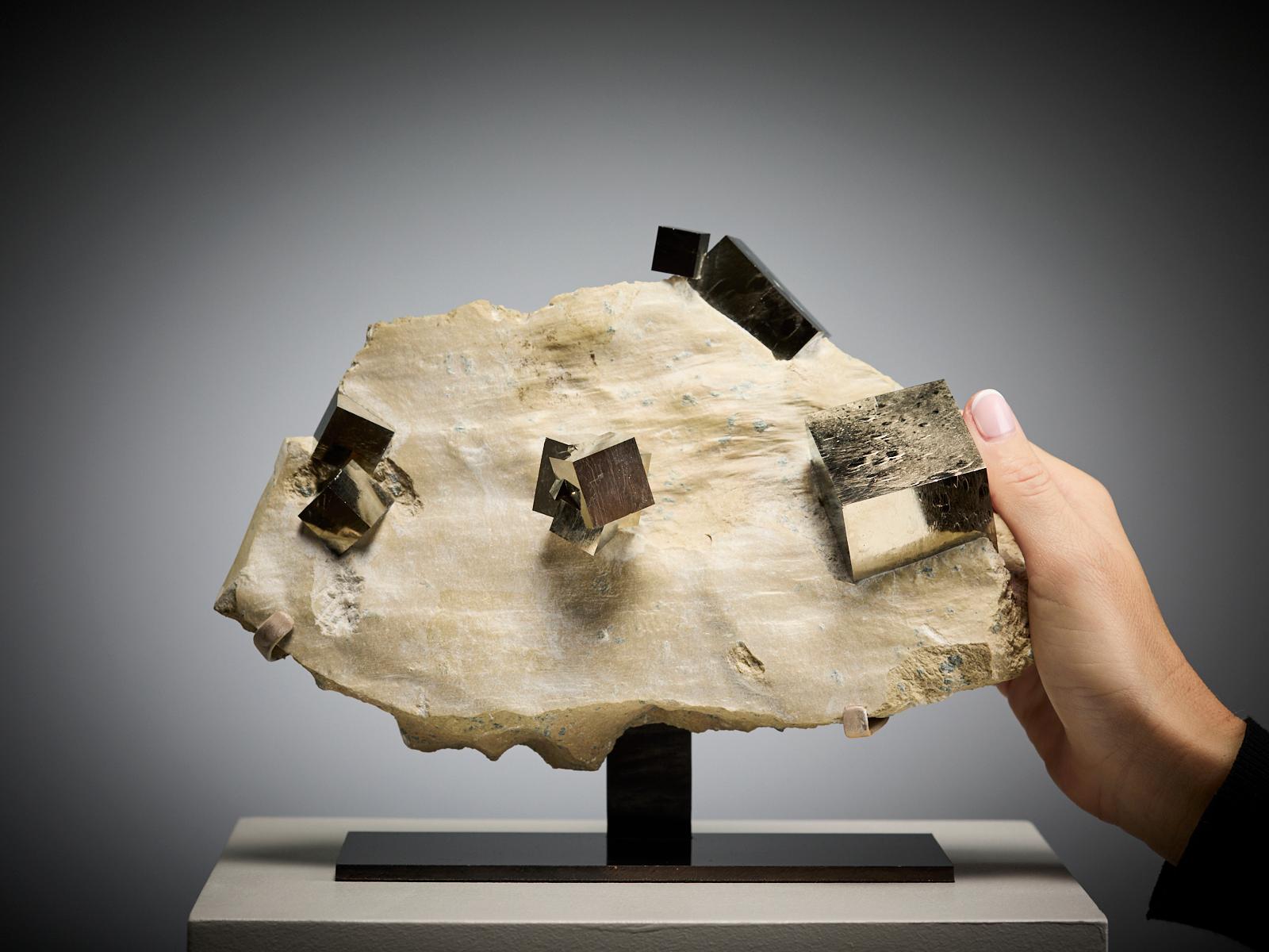 Pyrite on Matrix (18. Jahrhundert und früher) im Angebot