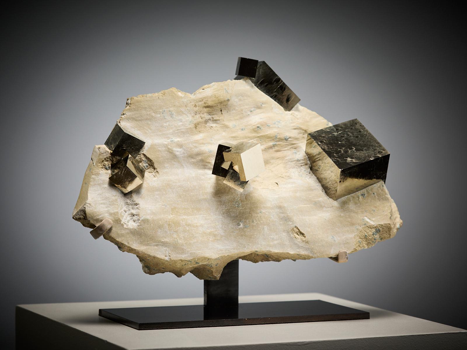 Pyrite on Matrix im Angebot 3