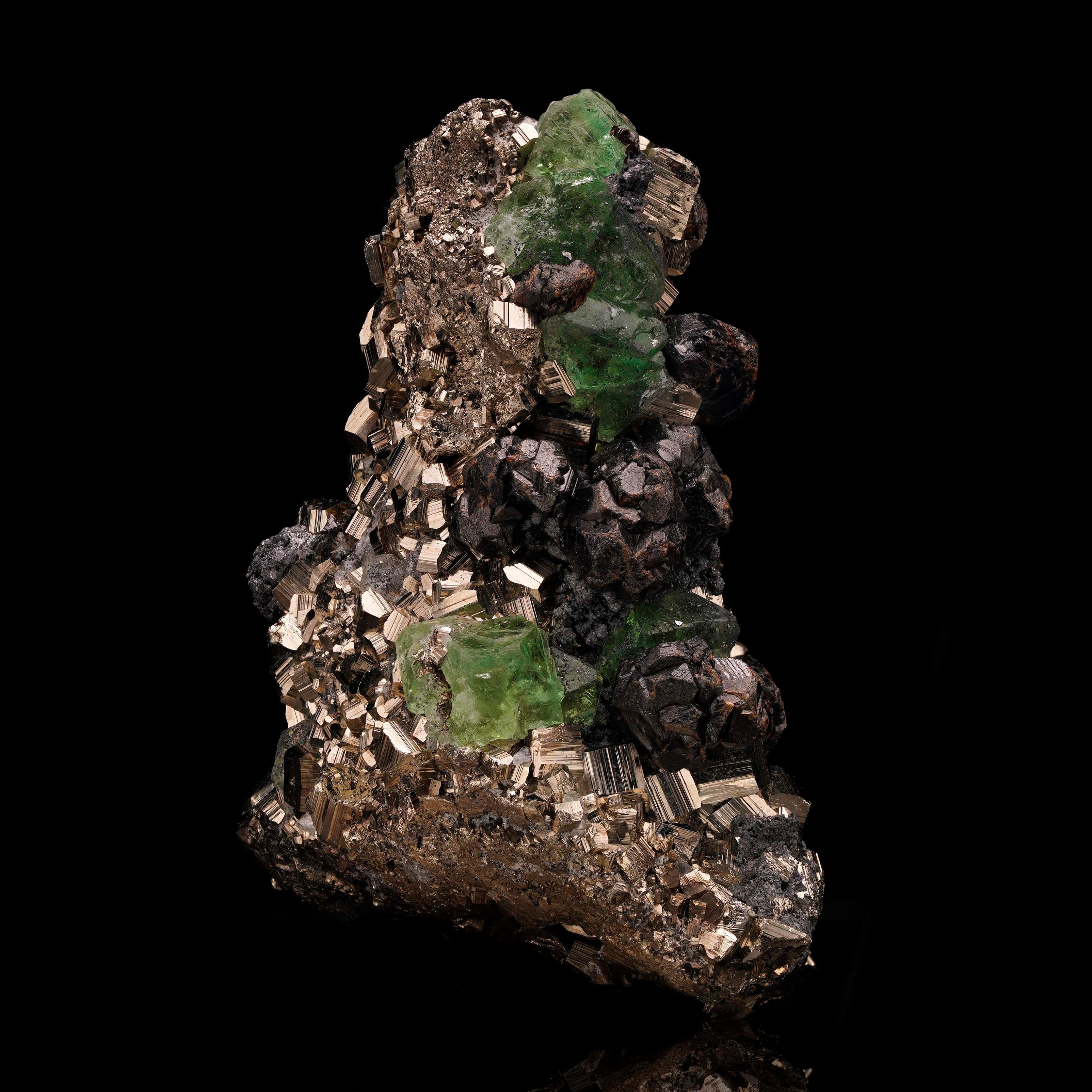 Pirite con fluorite verde - 296g In condizioni Nuovo in vendita a New York, NY