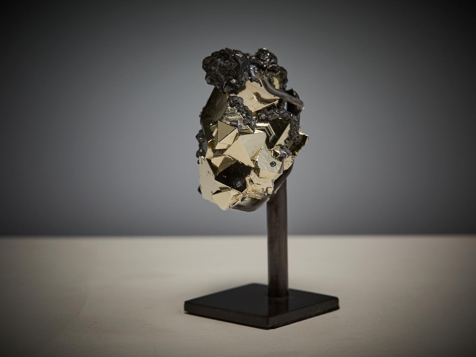 Pyrite with Hematite im Angebot 1