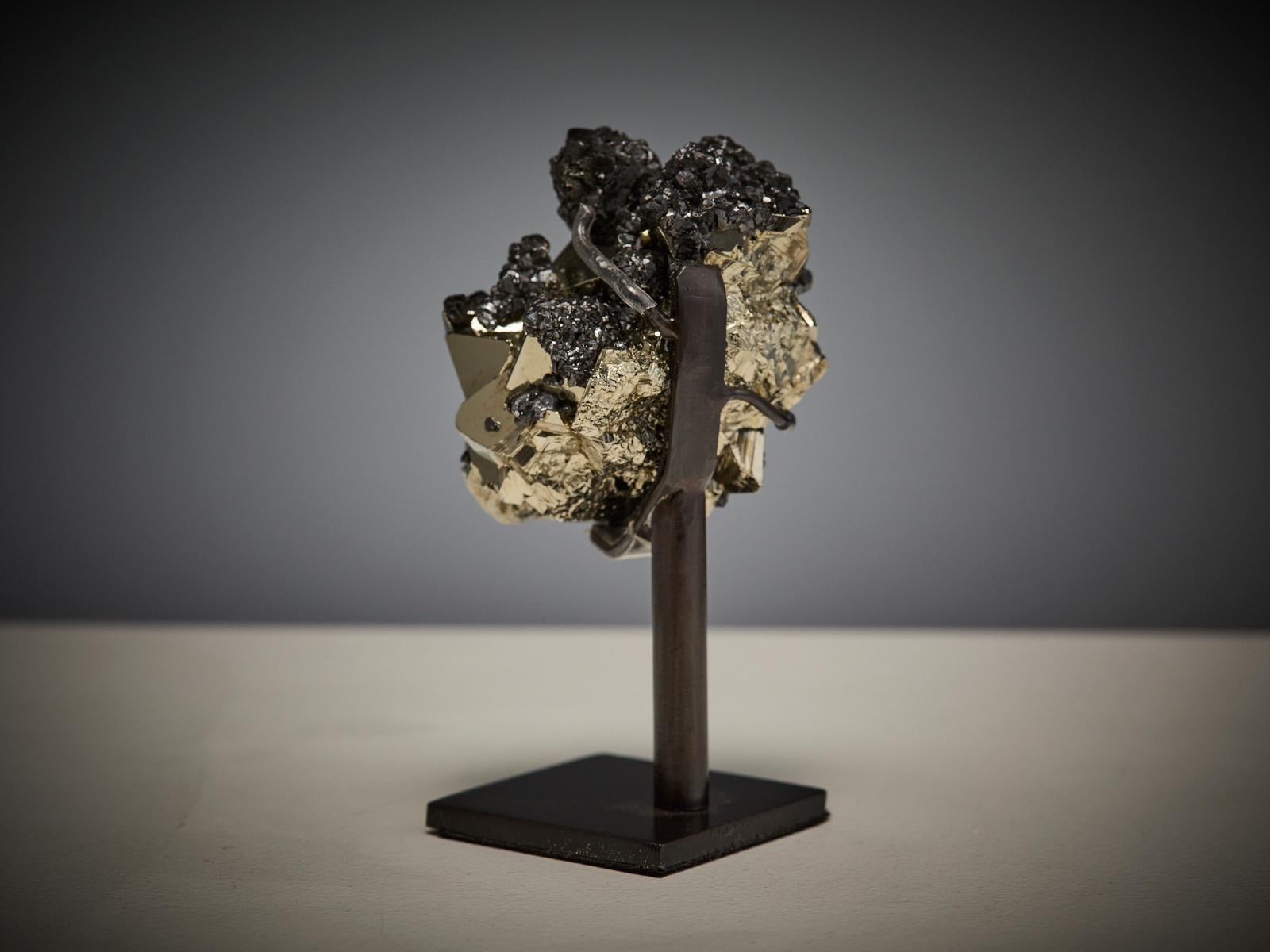 Pyrite with Hematite im Angebot 2
